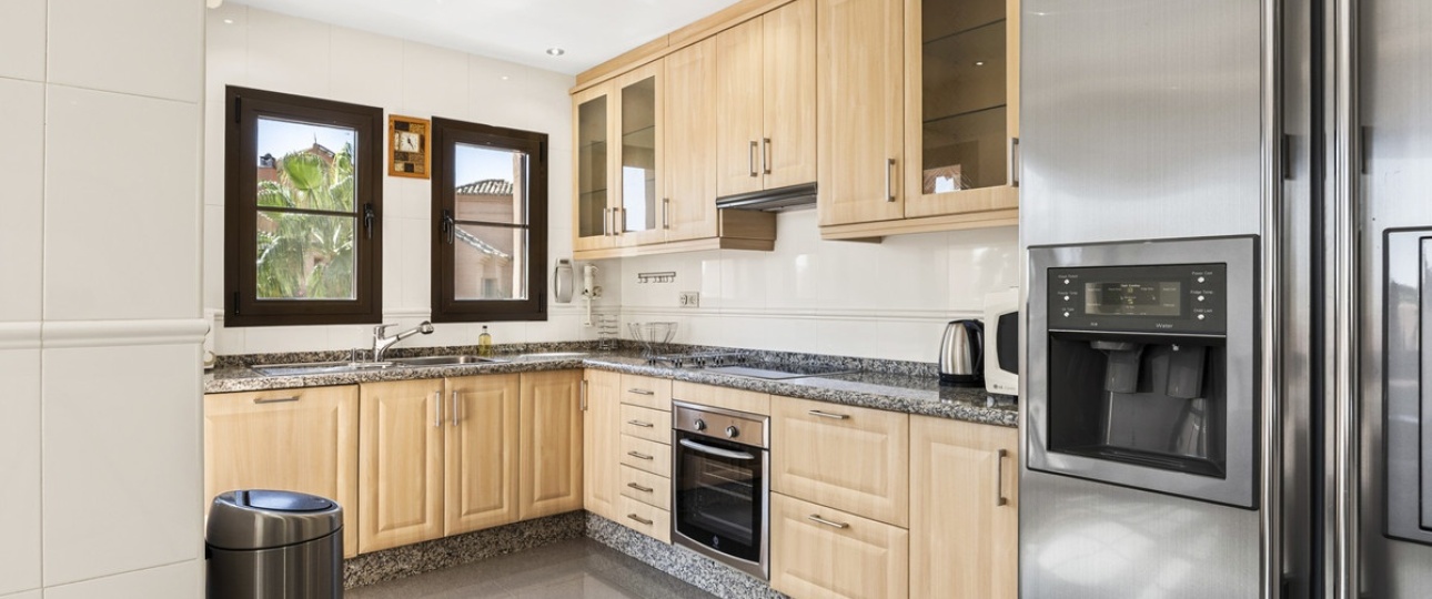 Resale - apartment - Estepona - Estepona Centro