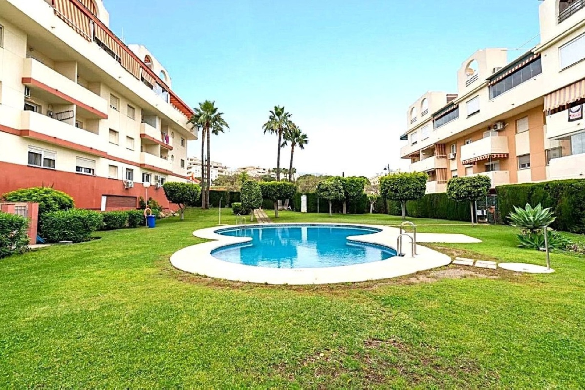 Resale - apartment - Estepona - Estepona Centro
