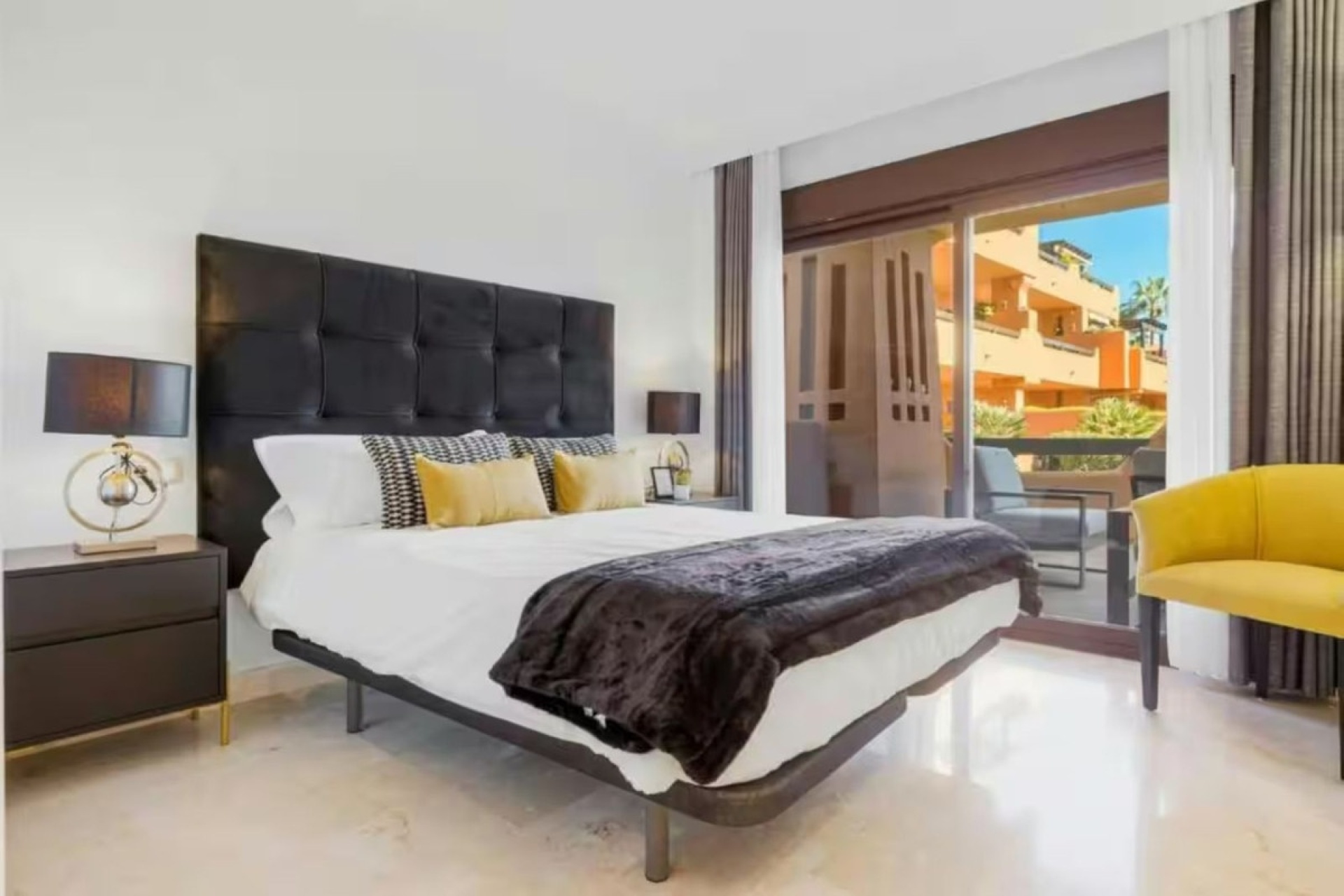 Resale - apartment - Estepona - Estepona Centro