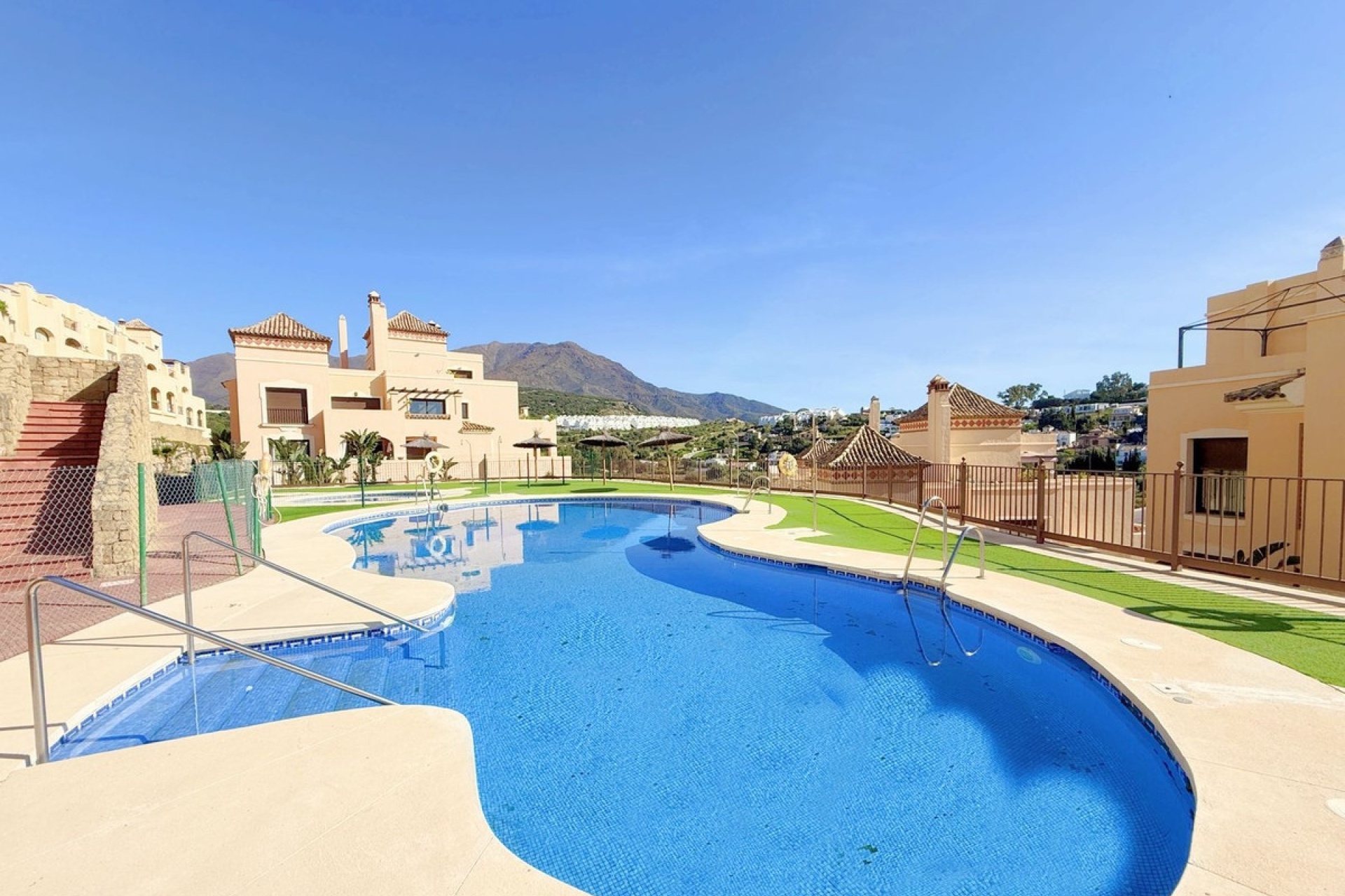 Resale - apartment - Estepona - Estepona Centro