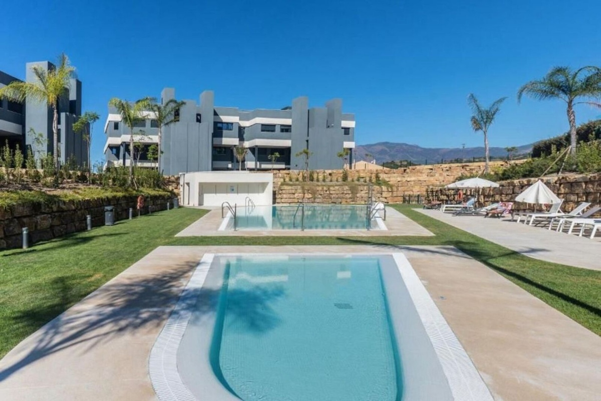Resale - apartment - Estepona - Estepona Centro
