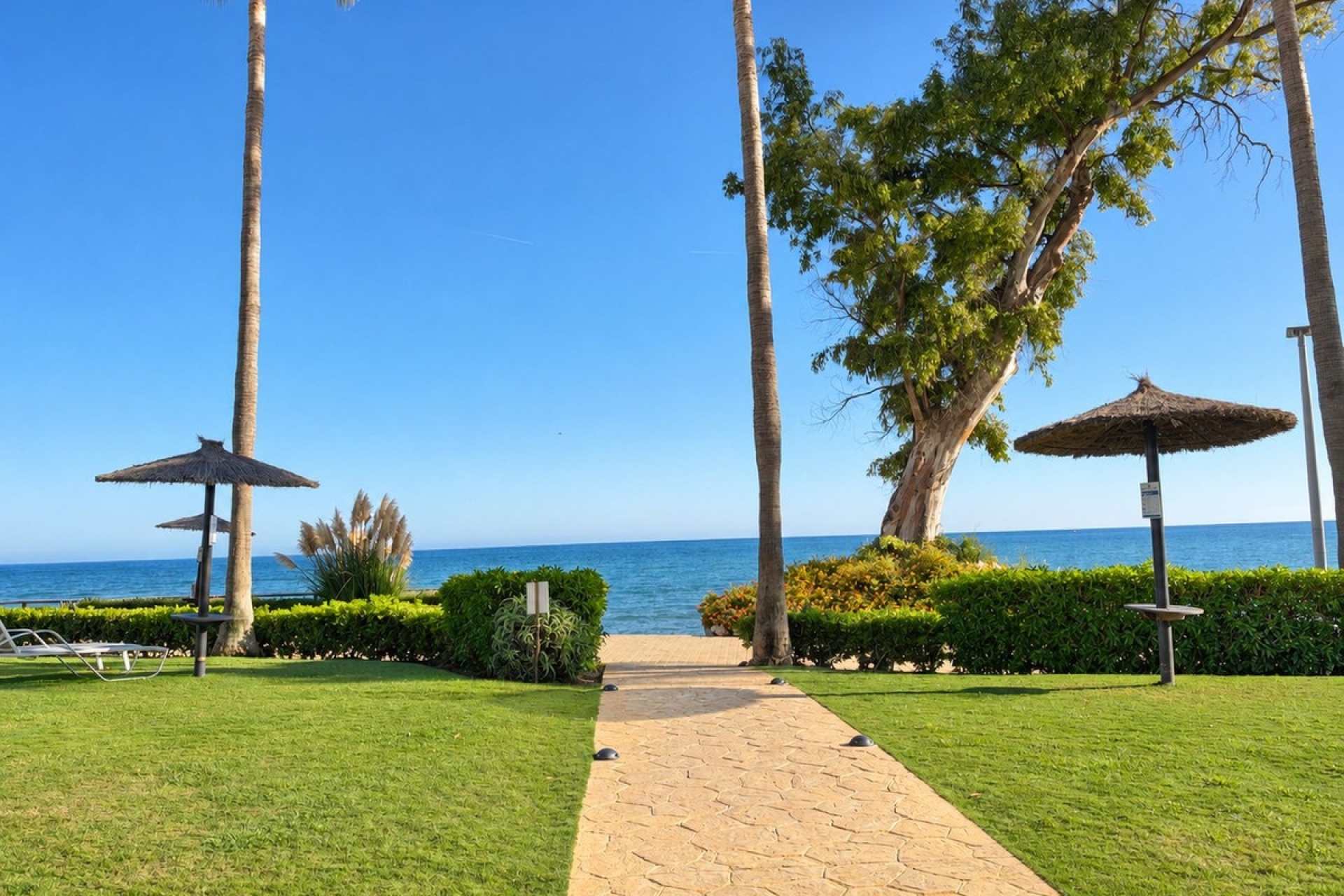 Resale - apartment - Estepona - Estepona Centro