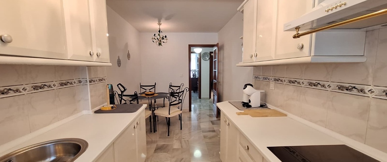 Resale - apartment - Estepona - Estepona Centro