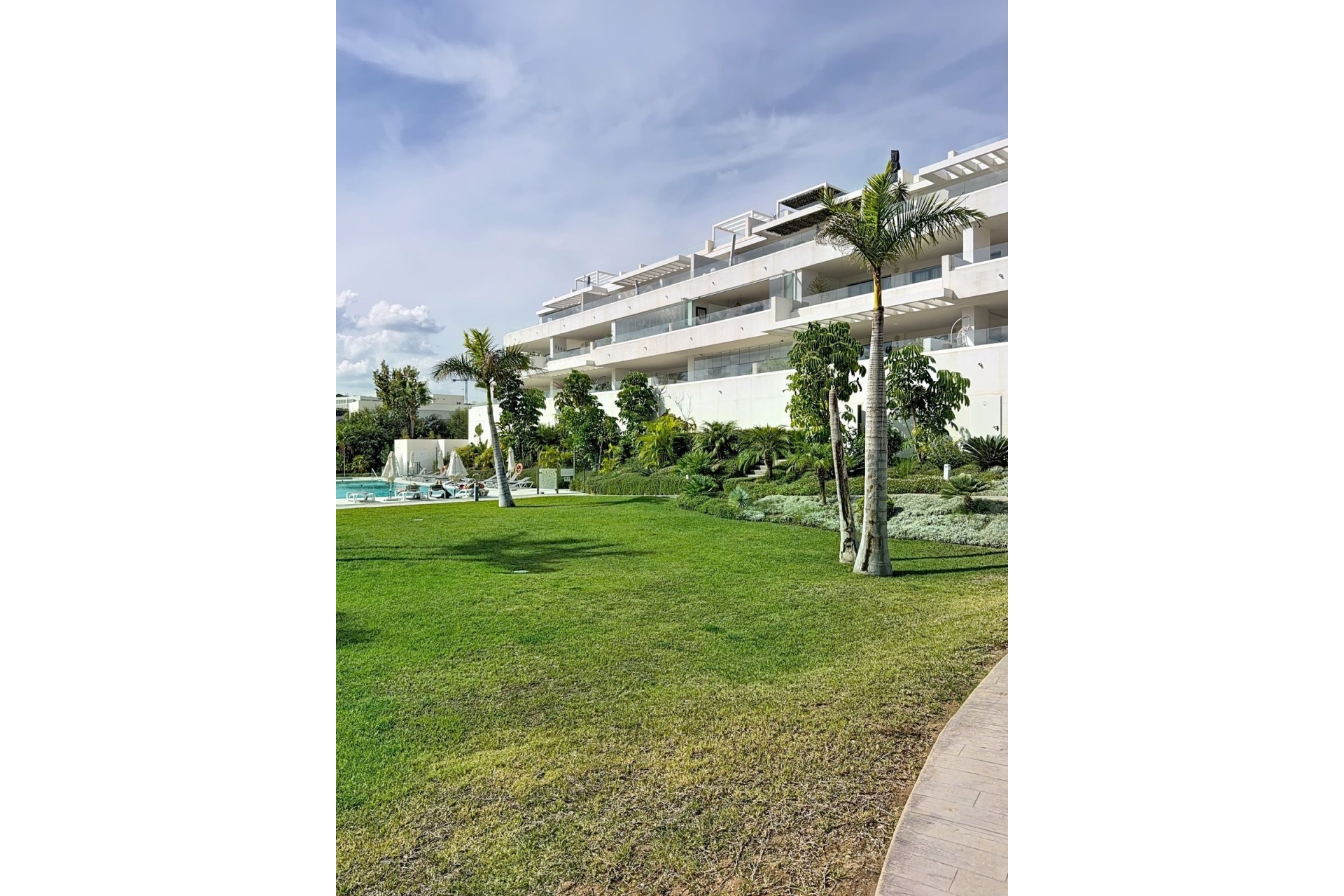 Resale - apartment - Estepona - Estepona Centro