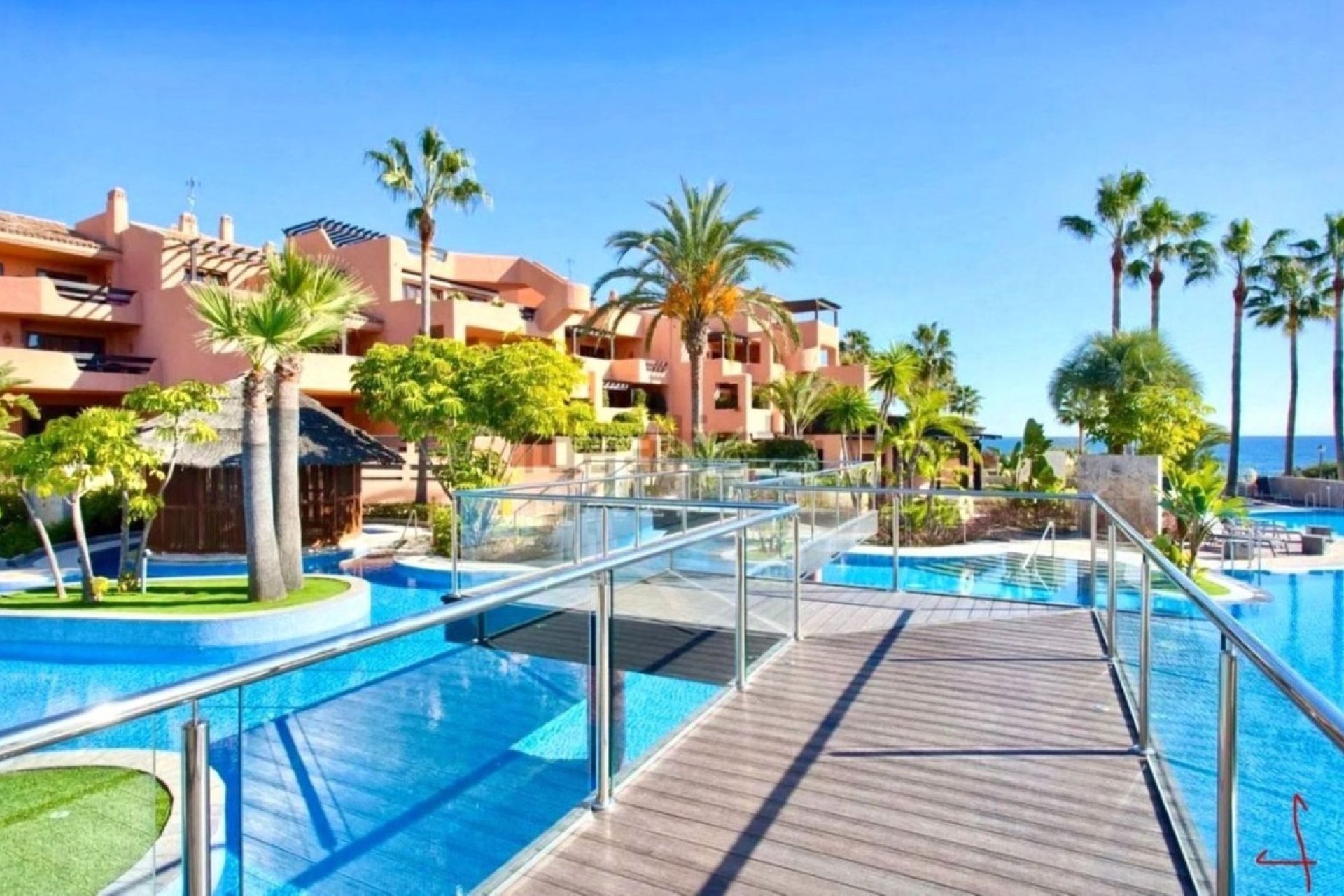 Resale - apartment - Estepona - Estepona Centro