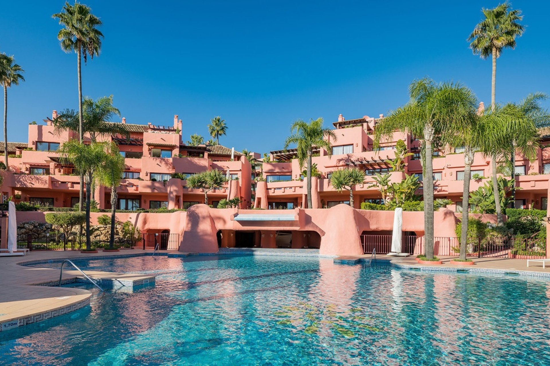 Resale - apartment - Estepona - Estepona Centro