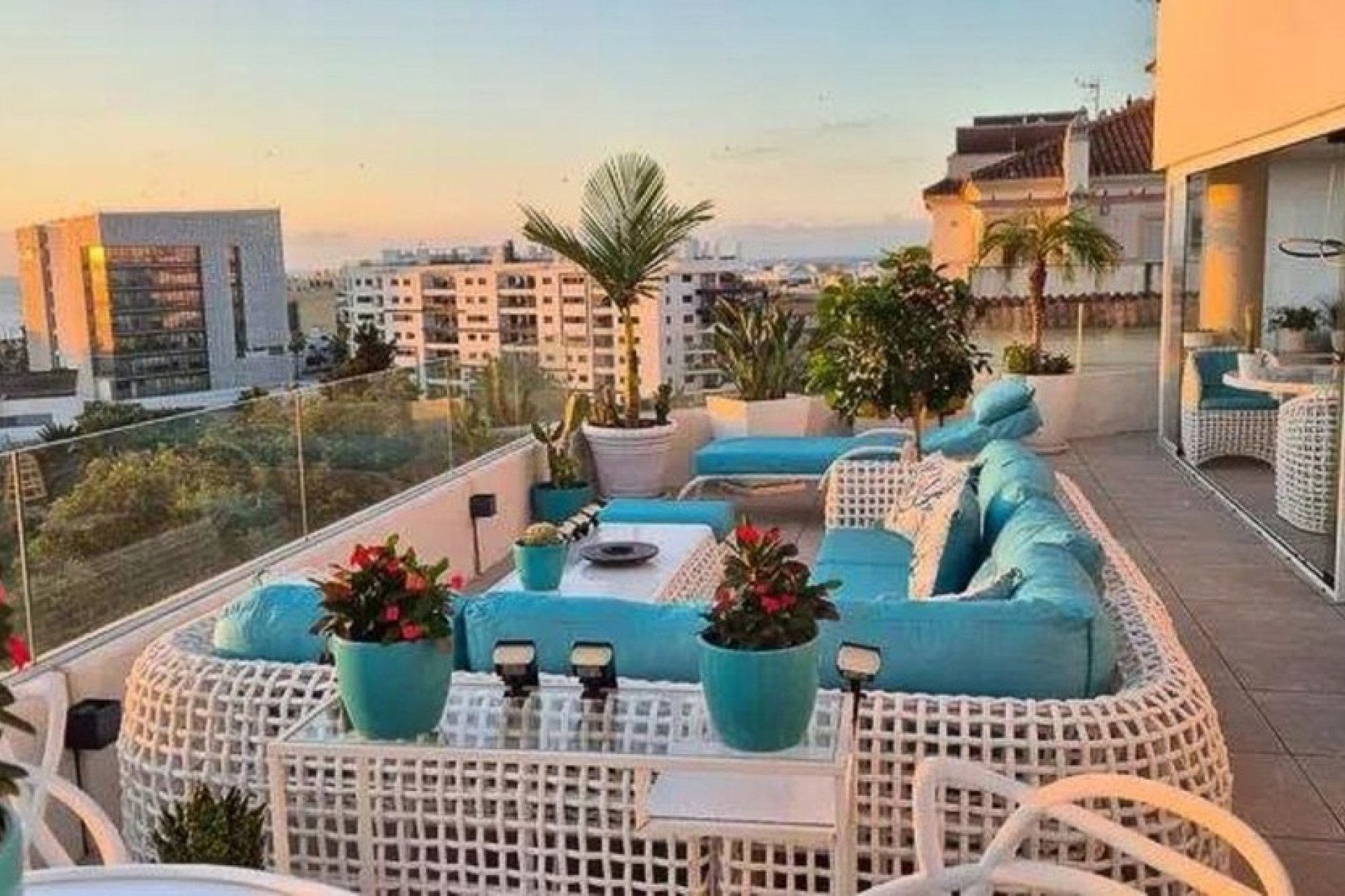 Resale - apartment - Estepona - Estepona Centro