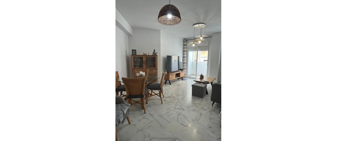 Resale - apartment - Estepona - Estepona Centro