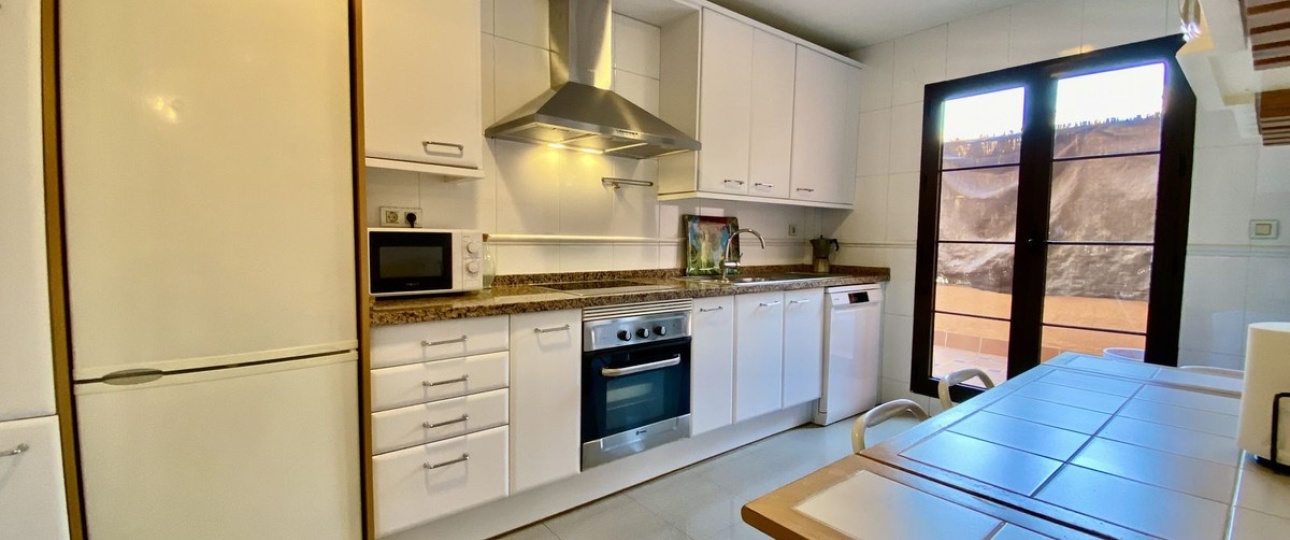 Resale - apartment - Estepona - Hacienda del Sol