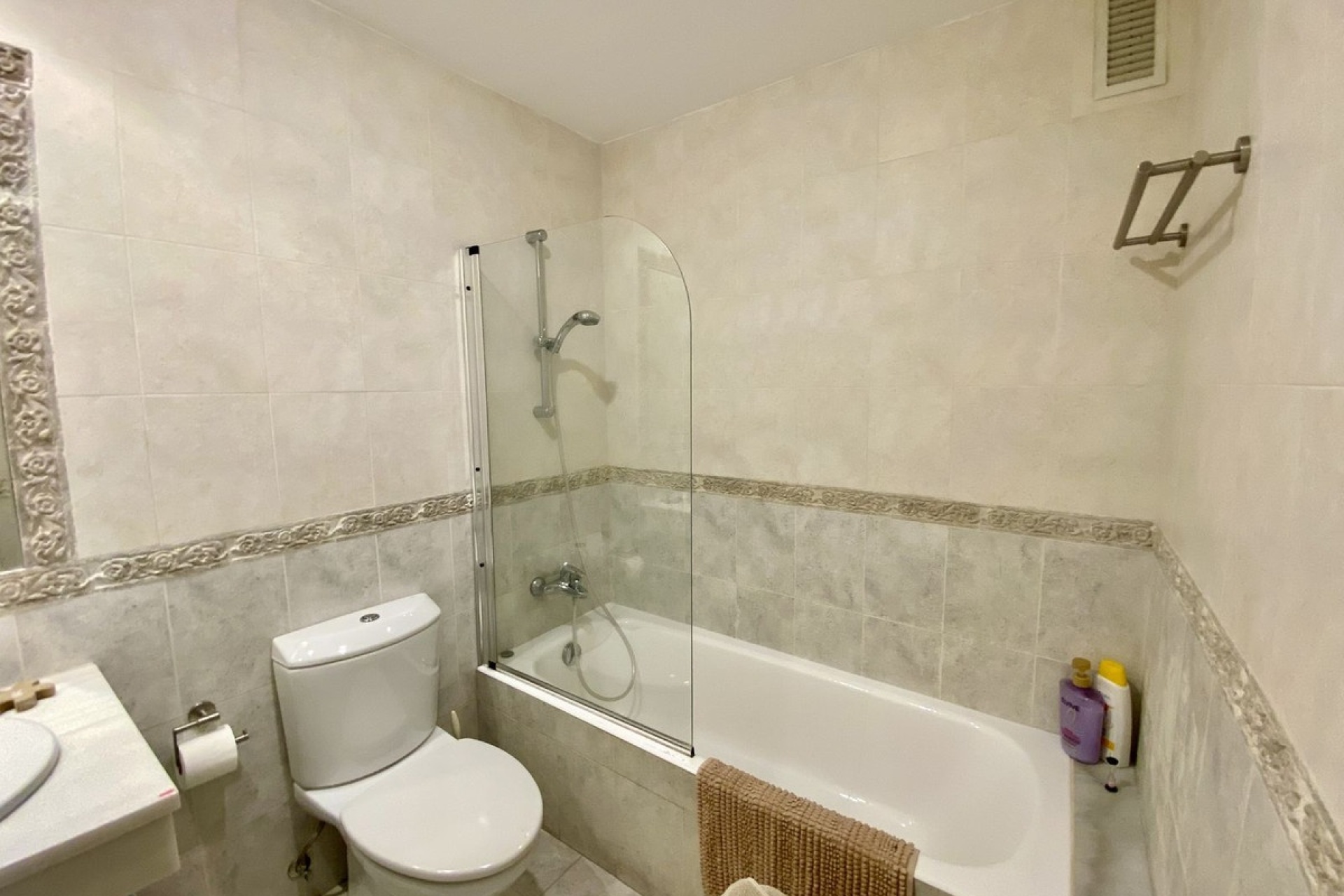 Resale - apartment - Estepona - Hacienda del Sol