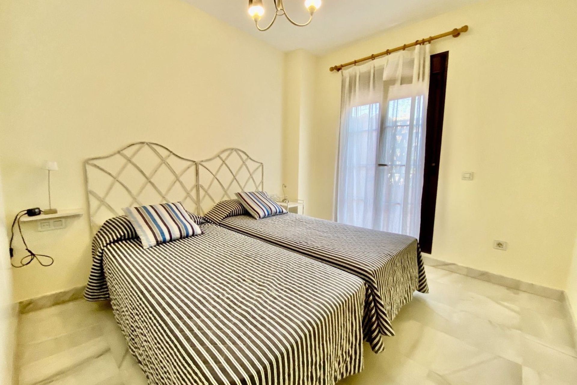 Resale - apartment - Estepona - Hacienda del Sol