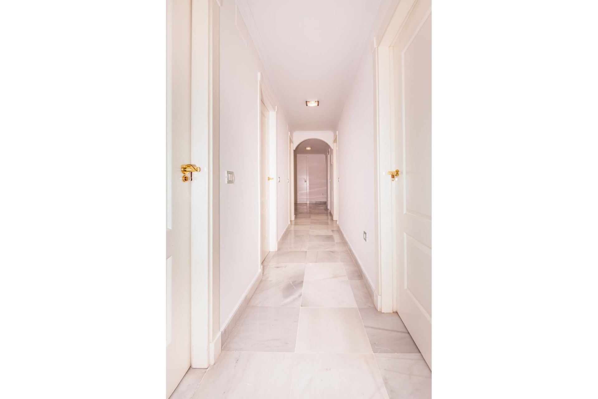 Resale - apartment - Estepona - Hacienda del Sol