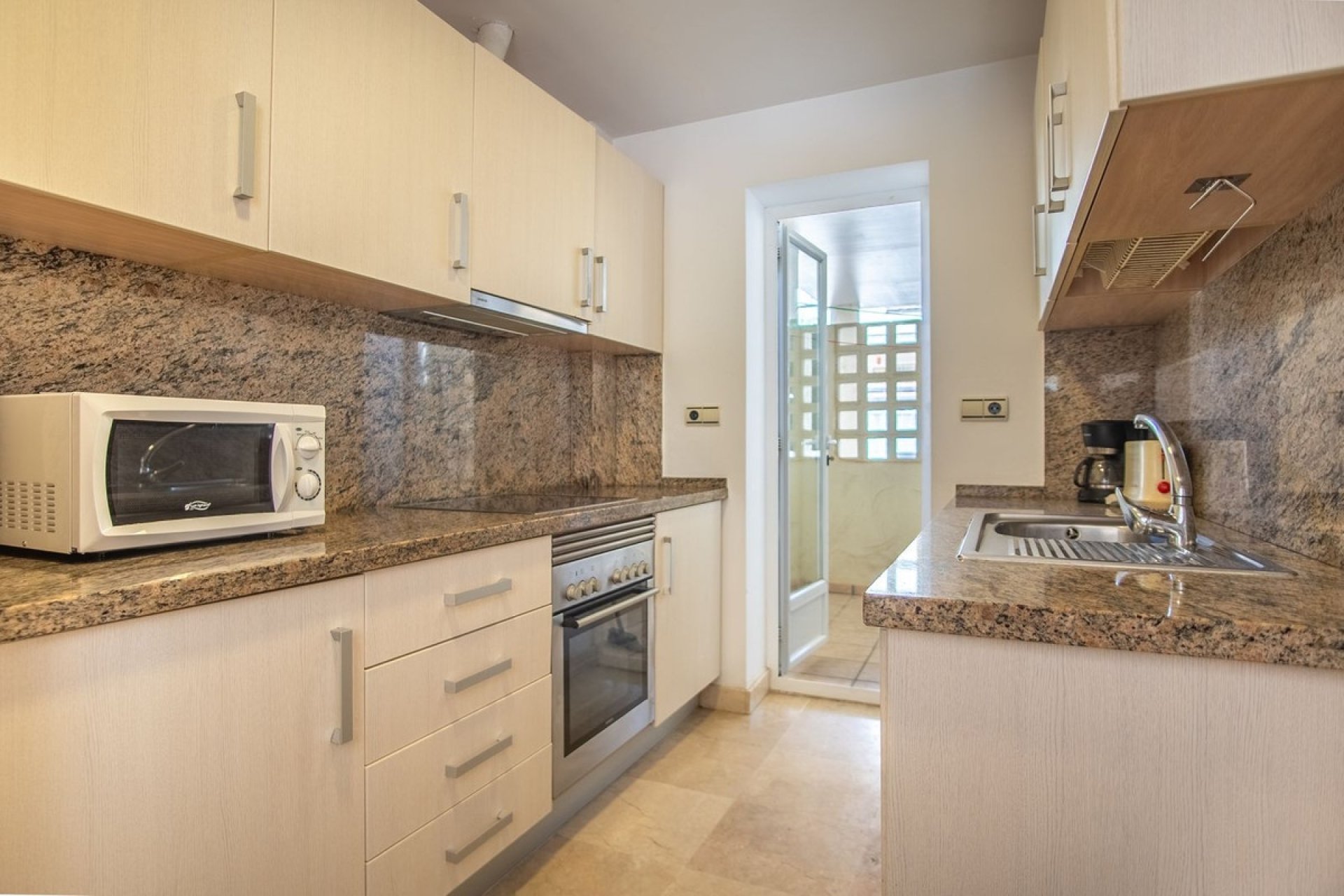 Resale - apartment - Estepona - New Golden Mile