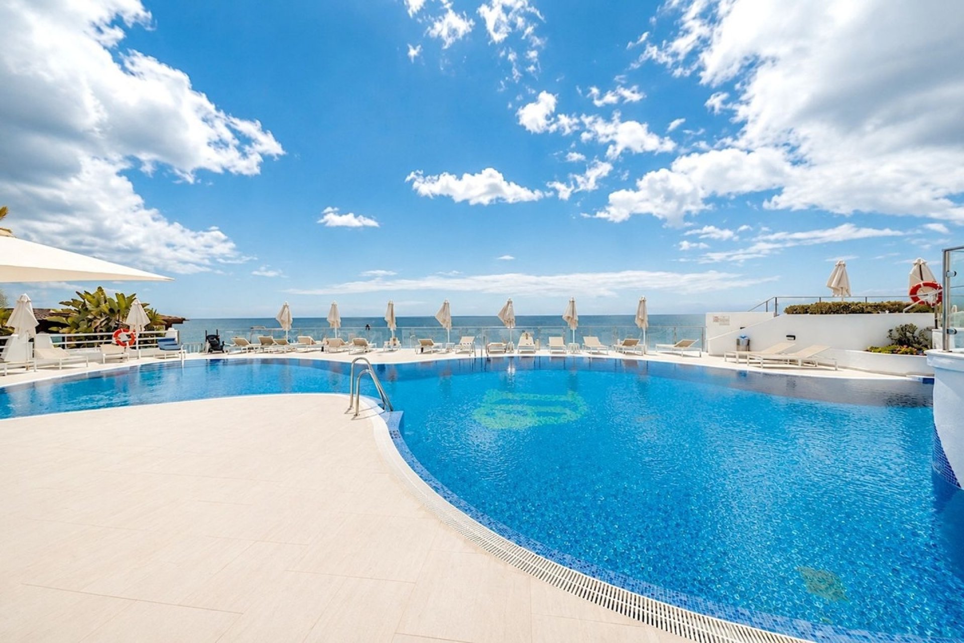 Resale - apartment - Estepona - New Golden Mile