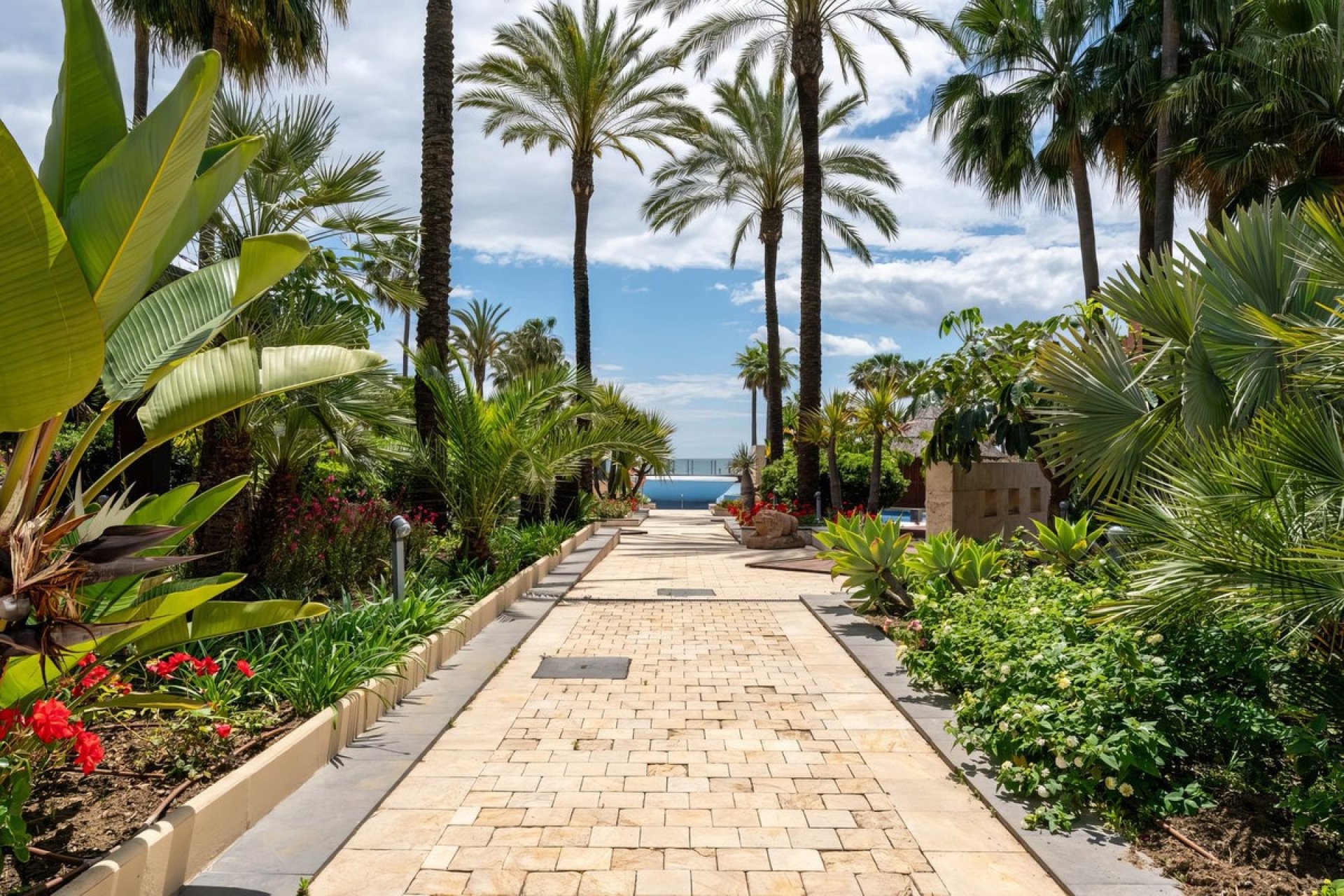 Resale - apartment - Estepona - New Golden Mile