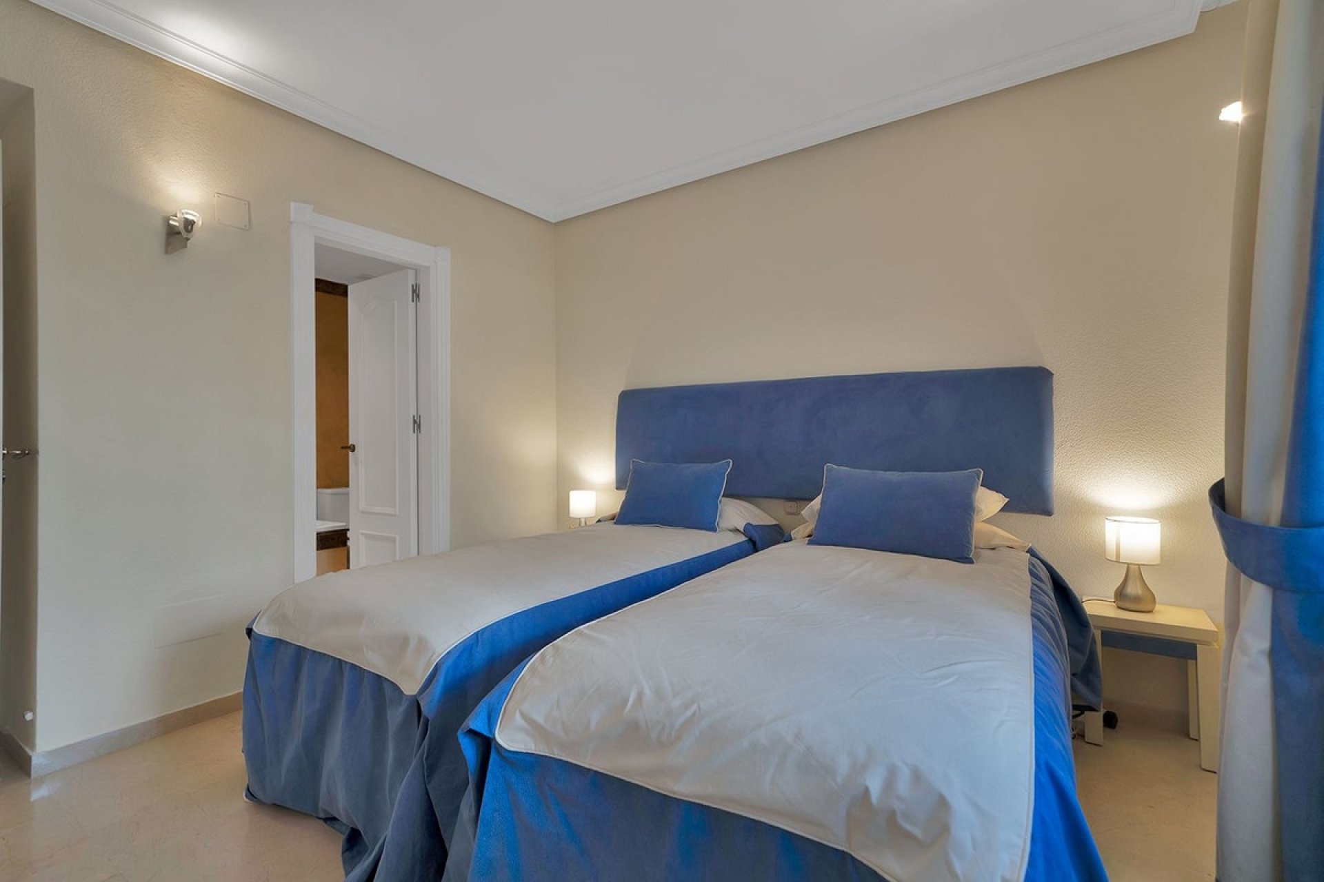 Resale - apartment - Estepona - New Golden Mile