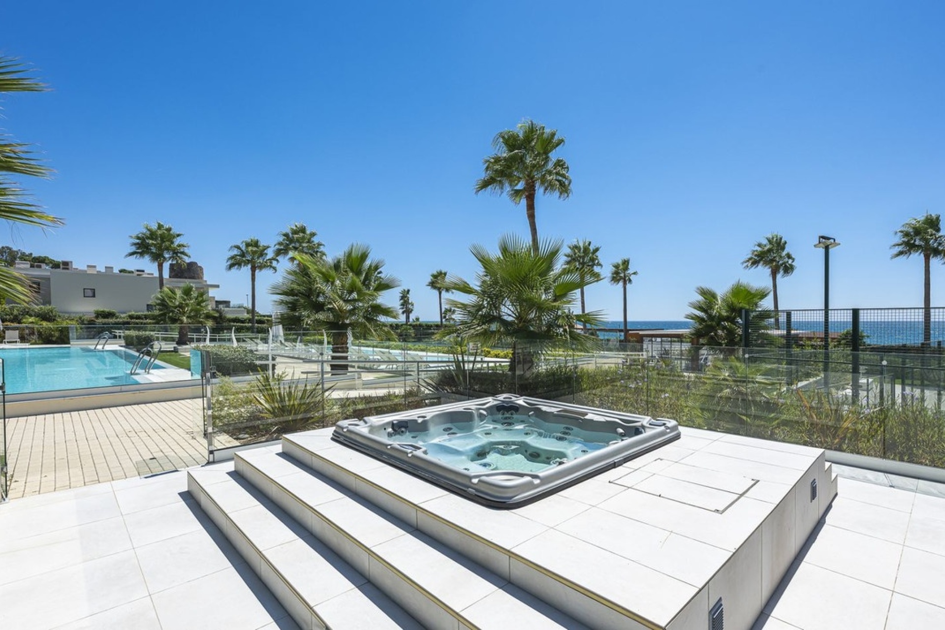 Resale - apartment - Estepona - New Golden Mile