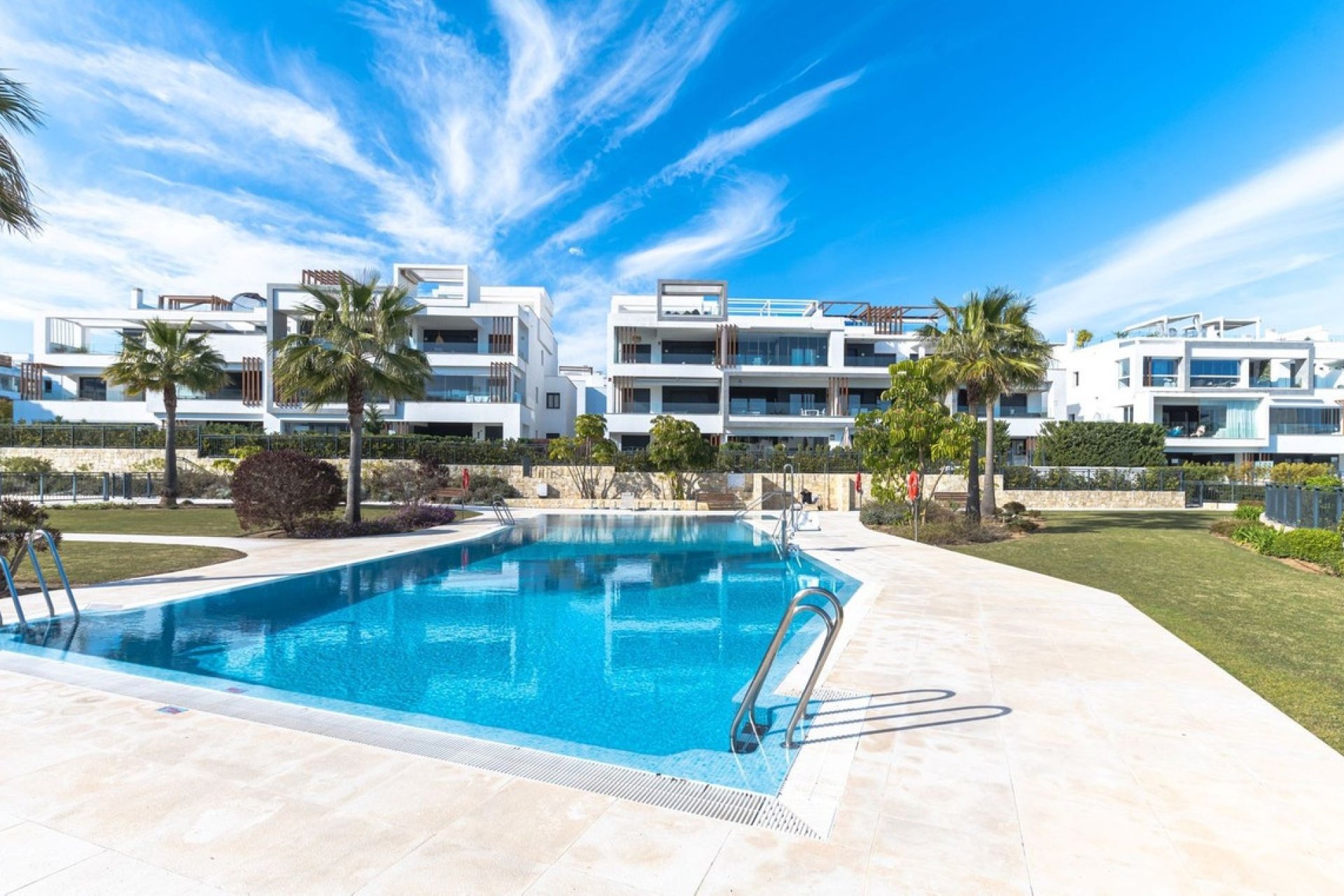Resale - apartment - Estepona - New Golden Mile