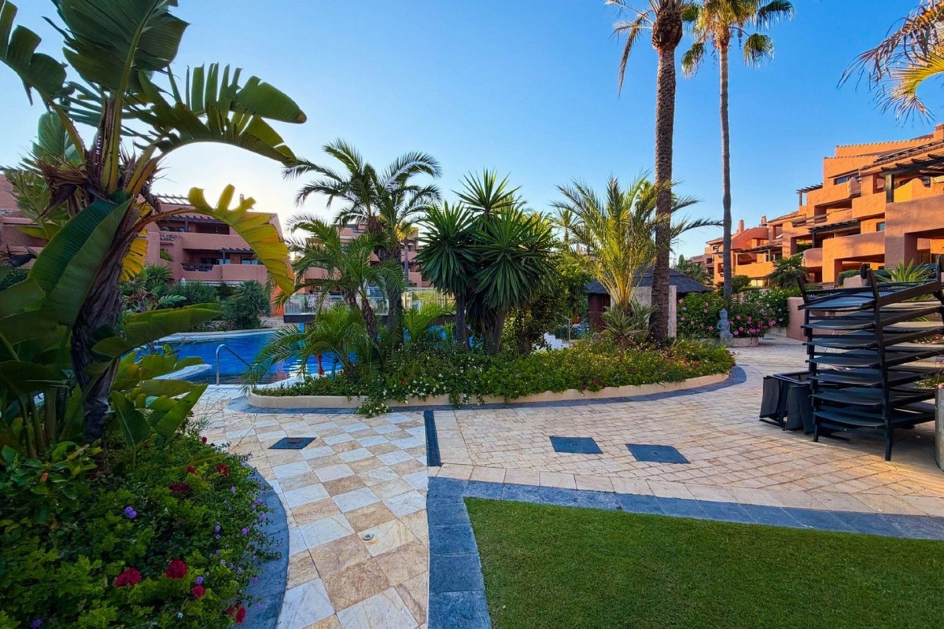 Resale - apartment - Estepona - New Golden Mile