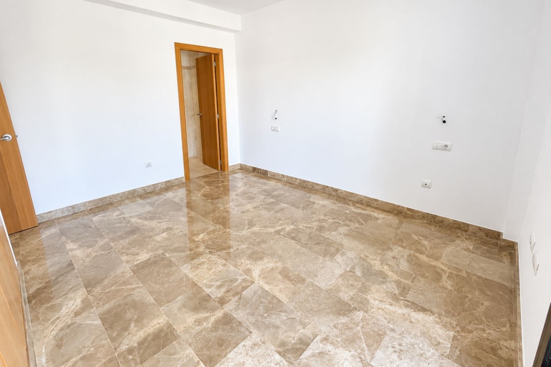 Resale - apartment - Estepona - New Golden Mile