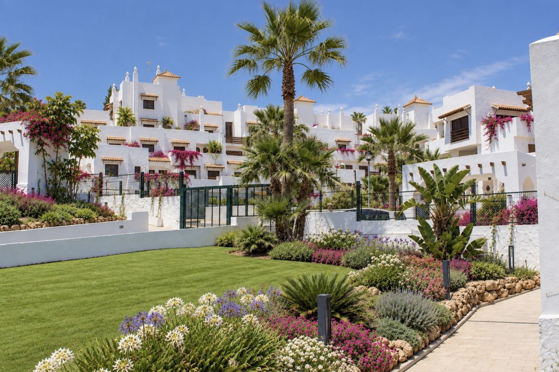 Resale - apartment - Estepona - New Golden Mile