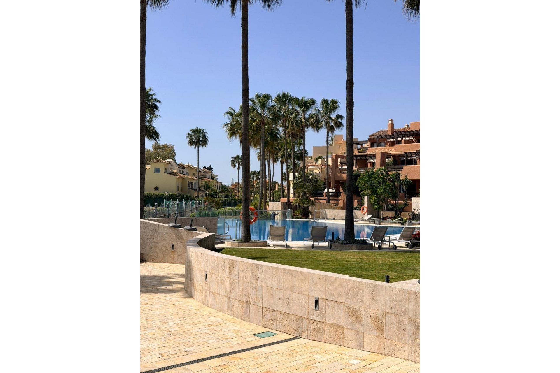 Resale - apartment - Estepona - New Golden Mile