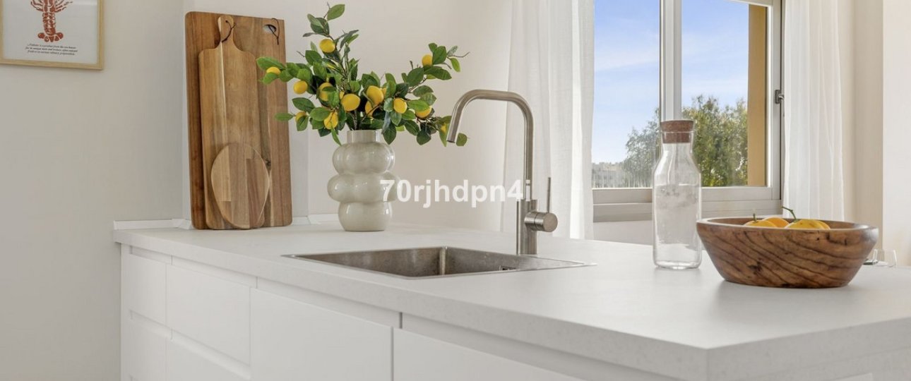 Resale - apartment - Estepona - Selwo