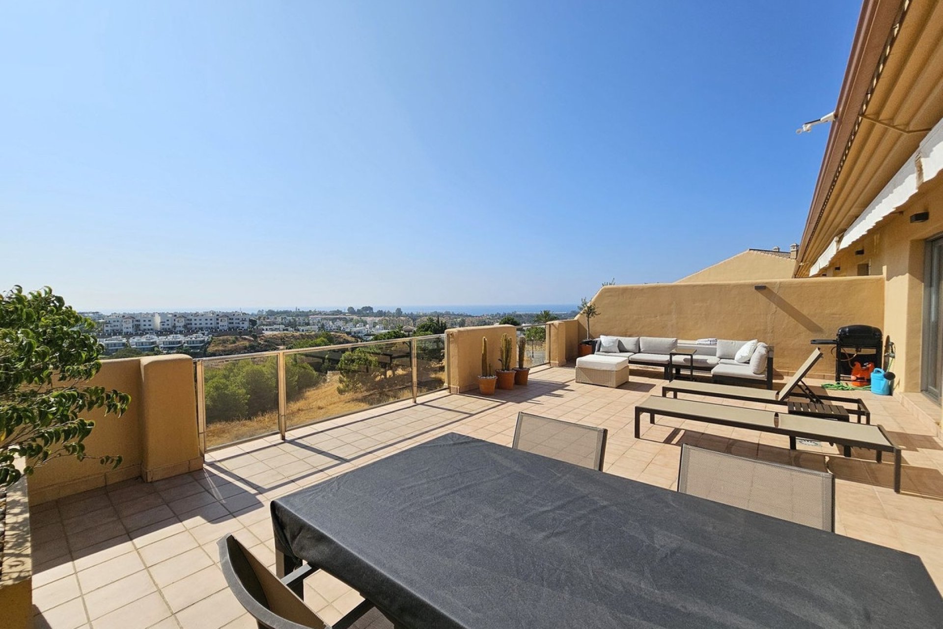 Resale - apartment - Estepona - Selwo