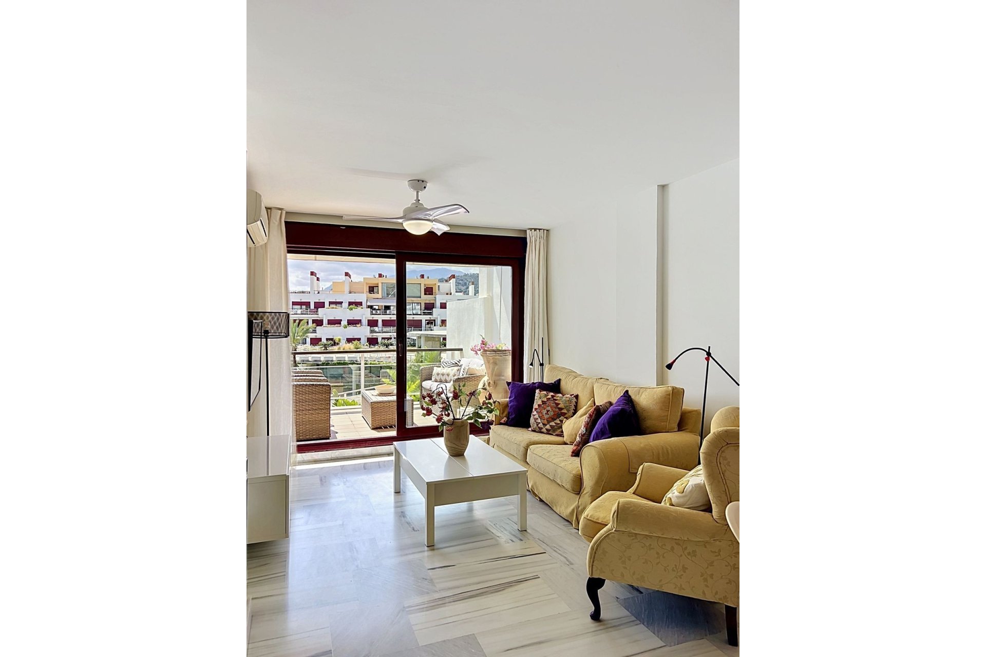 Resale - apartment - Estepona - Selwo