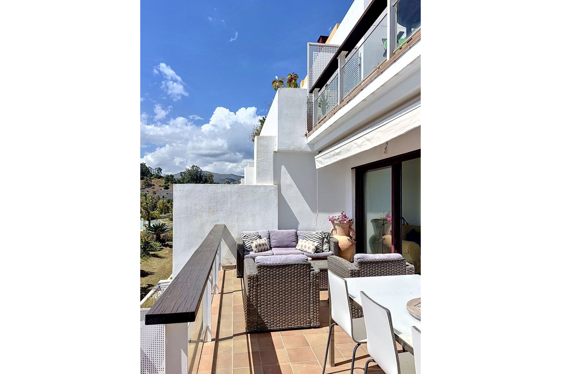 Resale - apartment - Estepona - Selwo