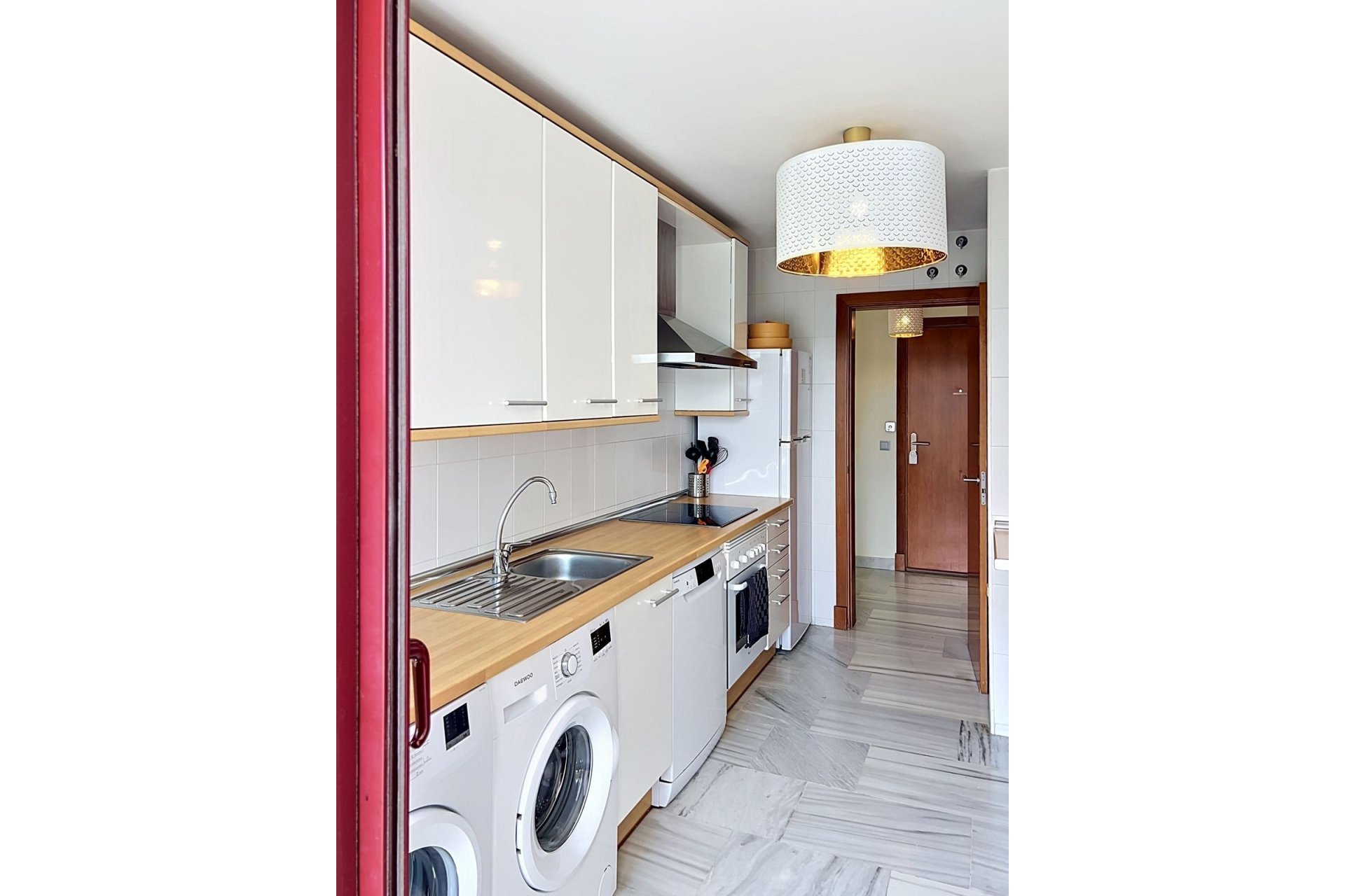Resale - apartment - Estepona - Selwo
