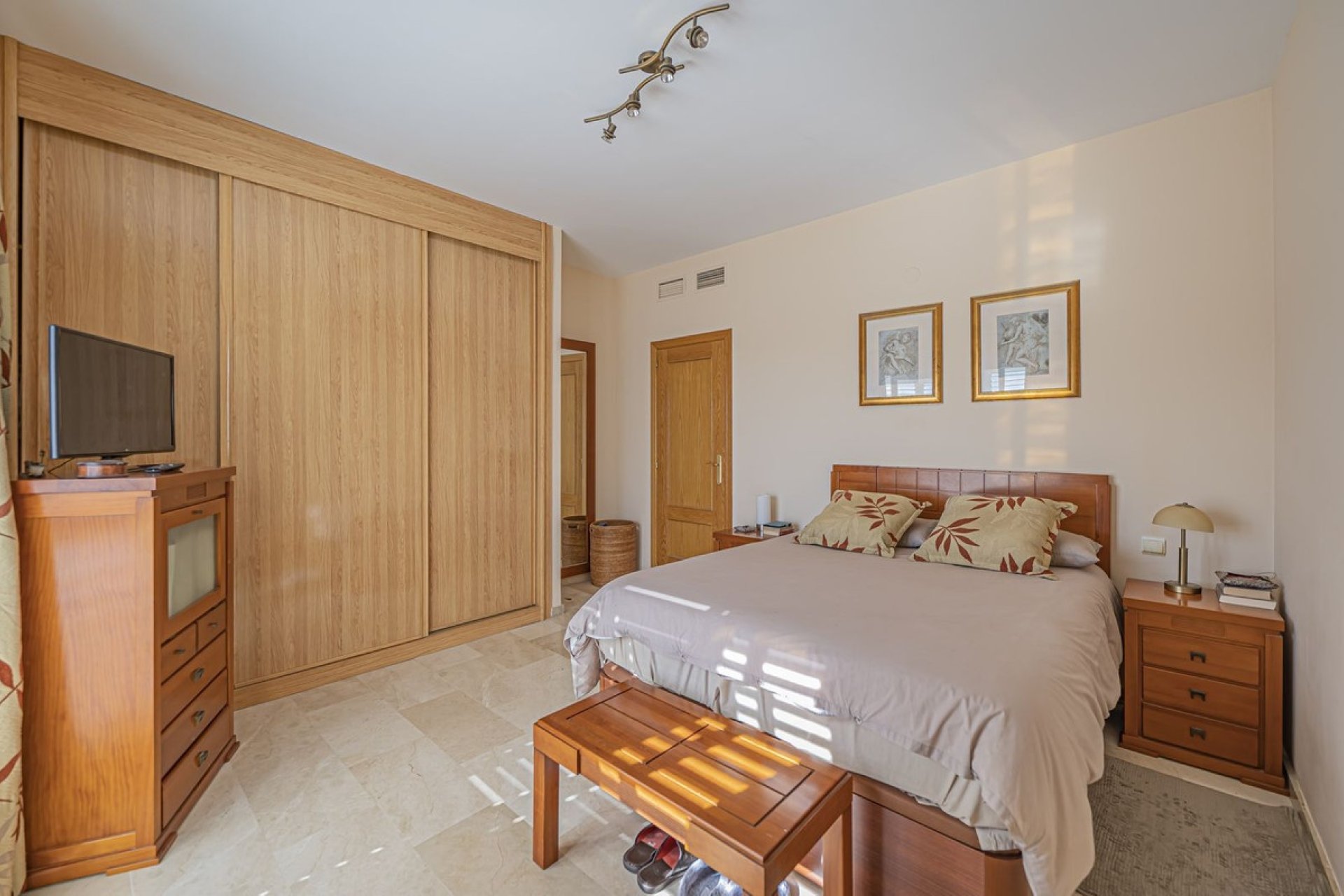 Resale - apartment - Estepona - Selwo