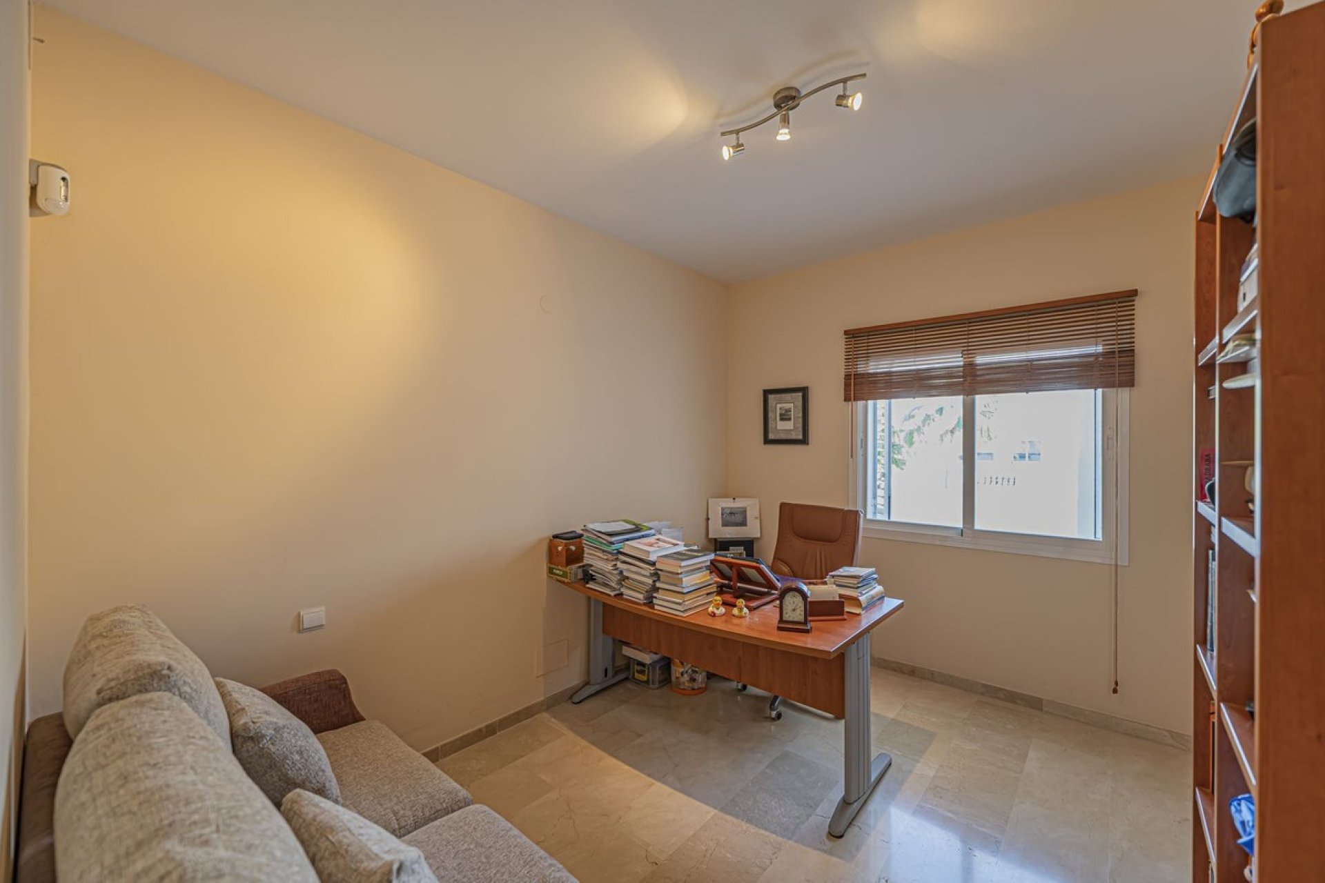 Resale - apartment - Estepona - Selwo