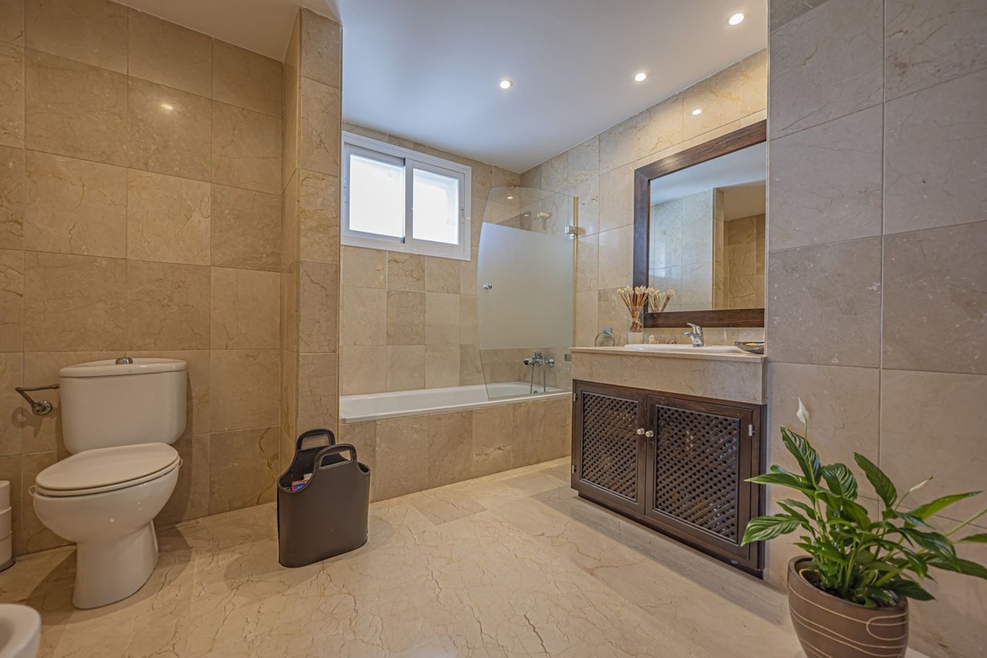 Resale - apartment - Estepona - Selwo