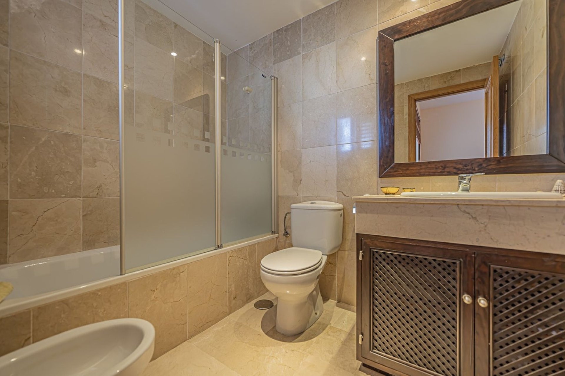 Resale - apartment - Estepona - Selwo