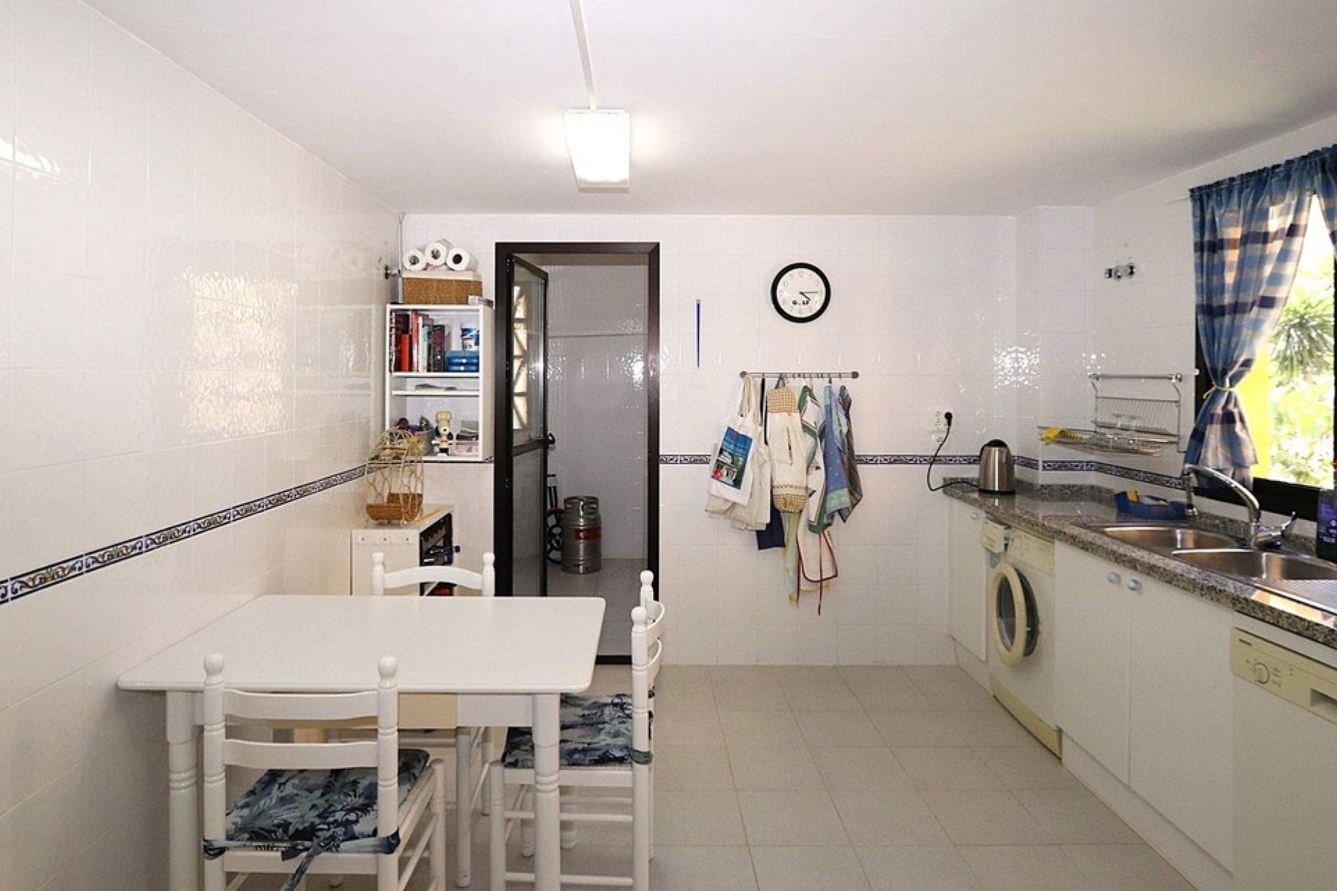Resale - apartment - Estepona - Selwo