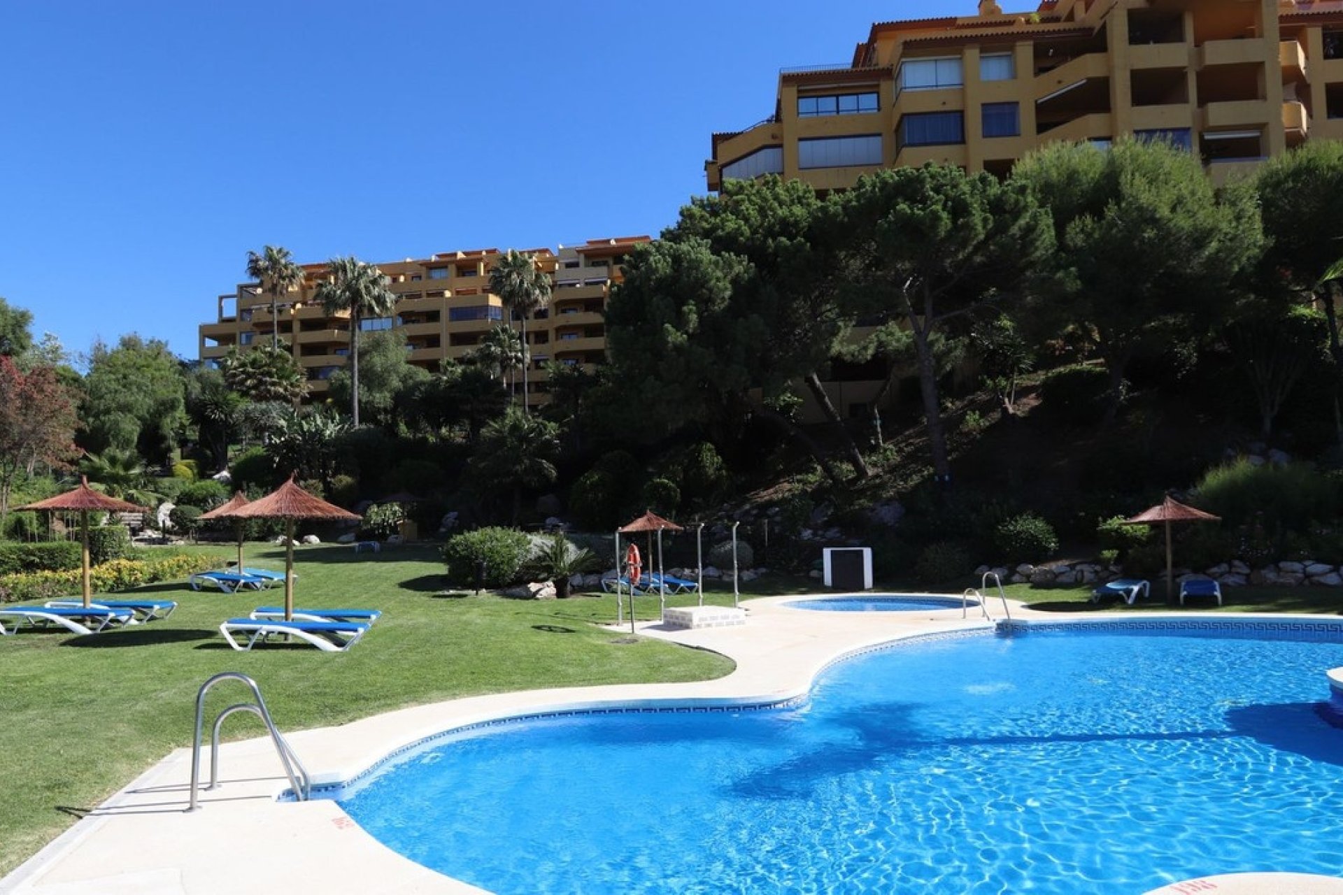 Resale - apartment - Estepona - Selwo