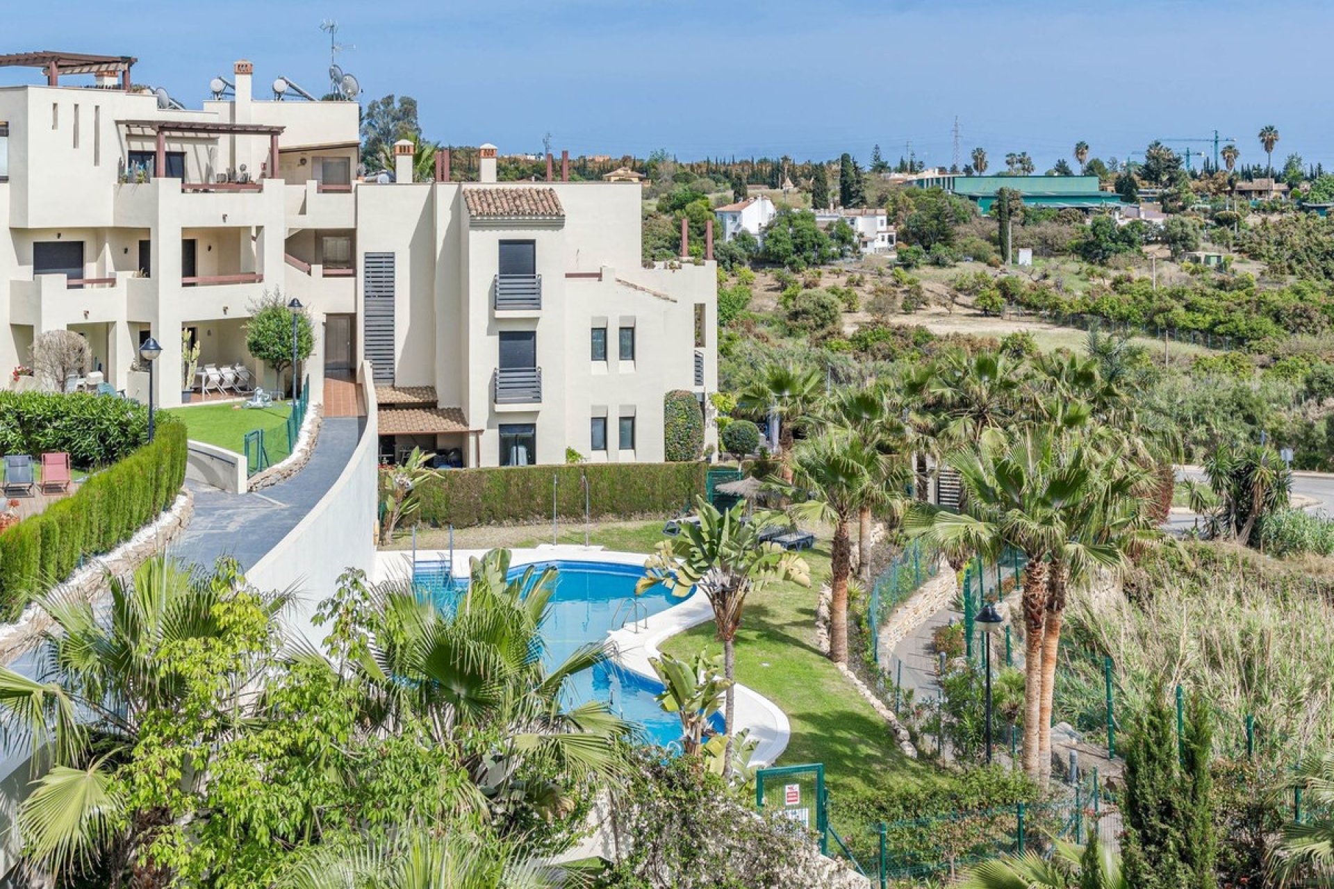 Resale - apartment - Estepona - Selwo