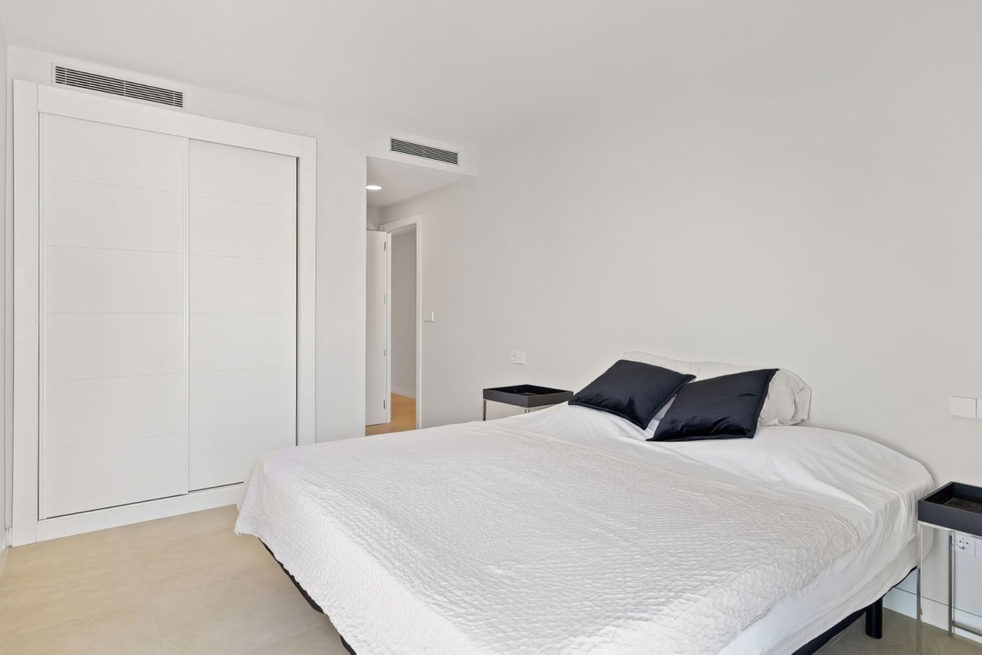 Resale - apartment - Estepona - Selwo