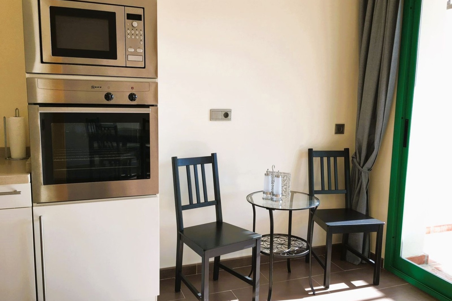 Resale - apartment - Estepona - Selwo