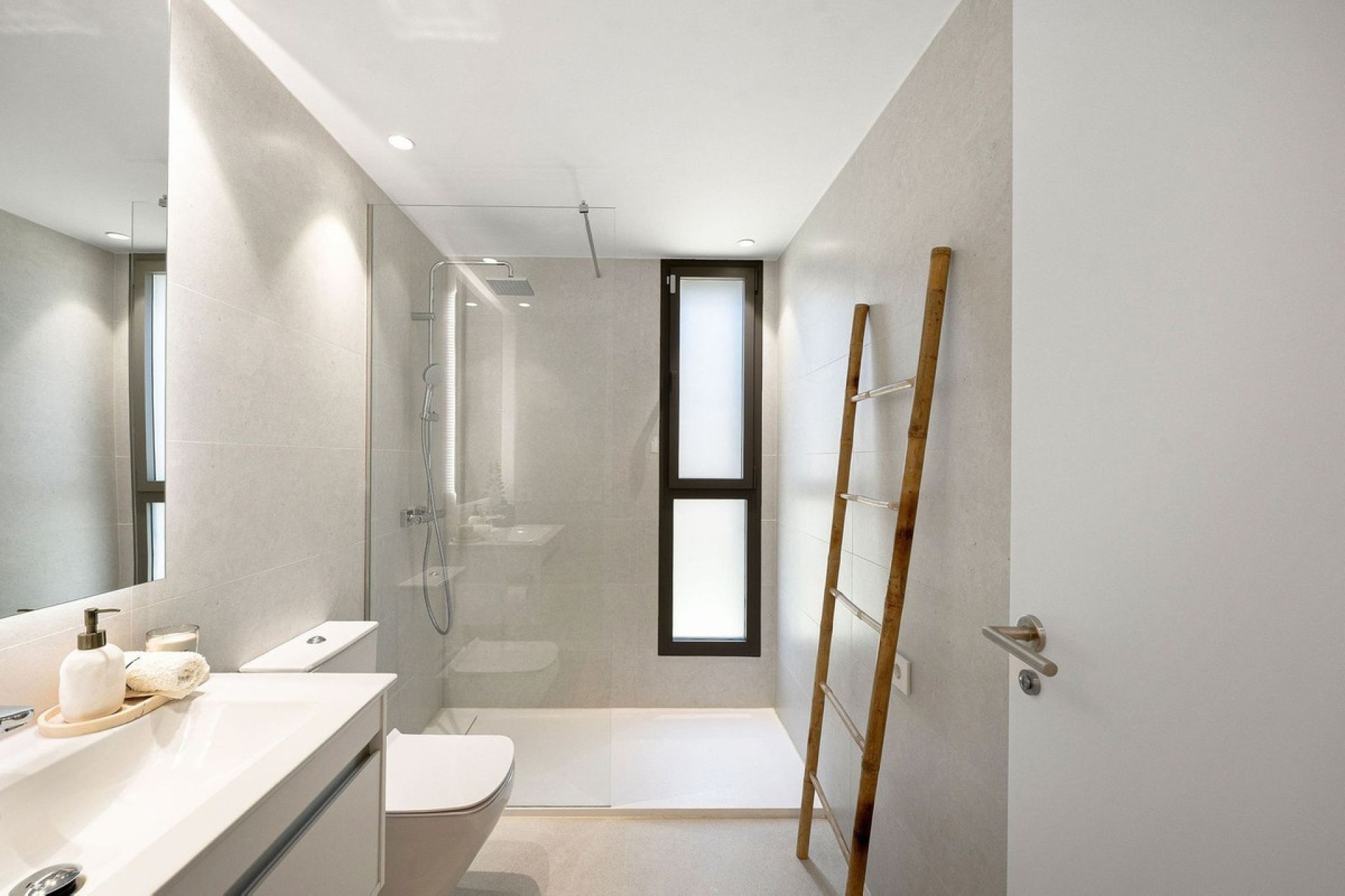 Resale - apartment - Estepona - Selwo
