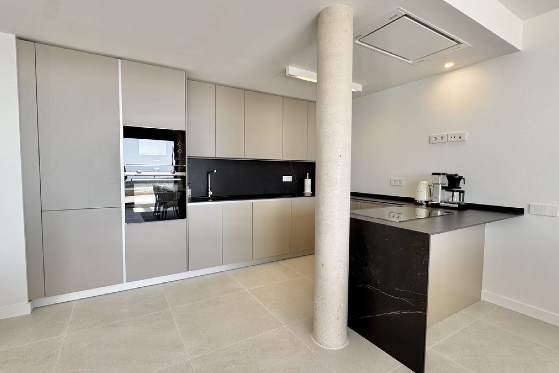 Resale - apartment - Estepona - Selwo