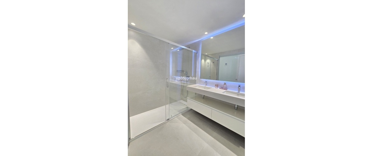 Resale - apartment - Estepona - Selwo