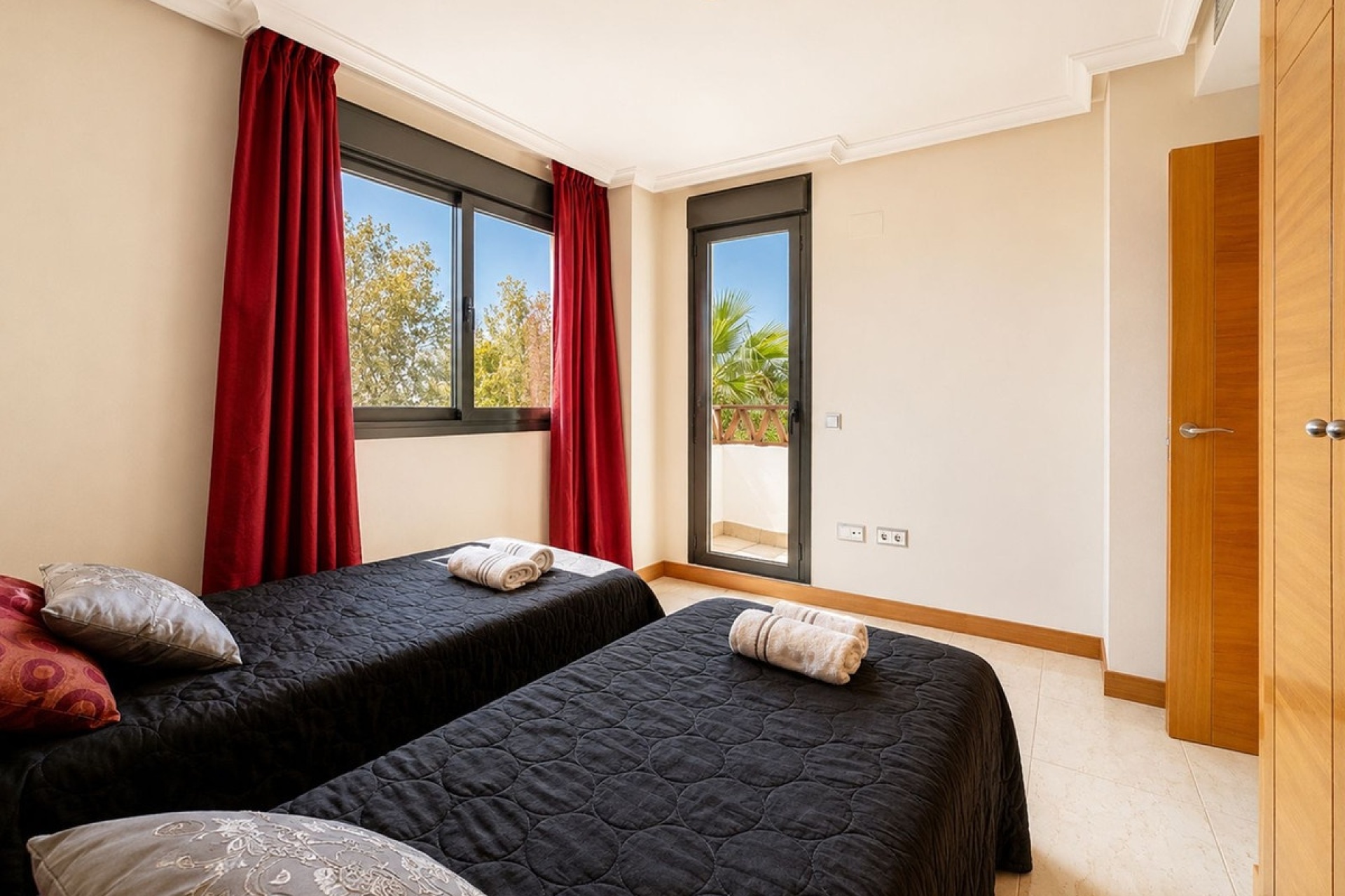 Resale - apartment - Estepona - Selwo