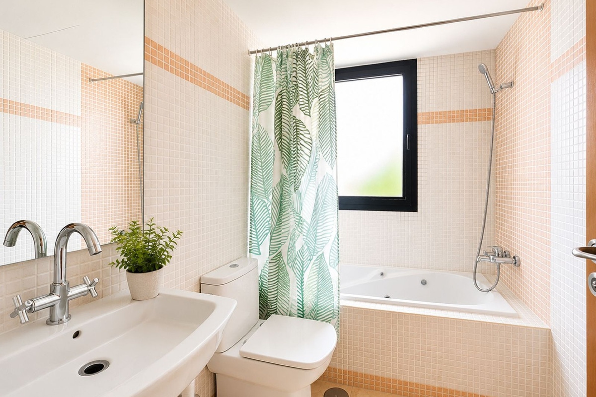 Resale - apartment - Estepona - Selwo
