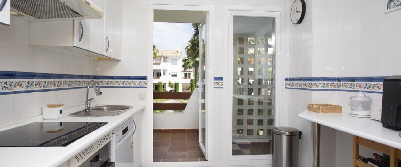Resale - apartment - Estepona - Selwo