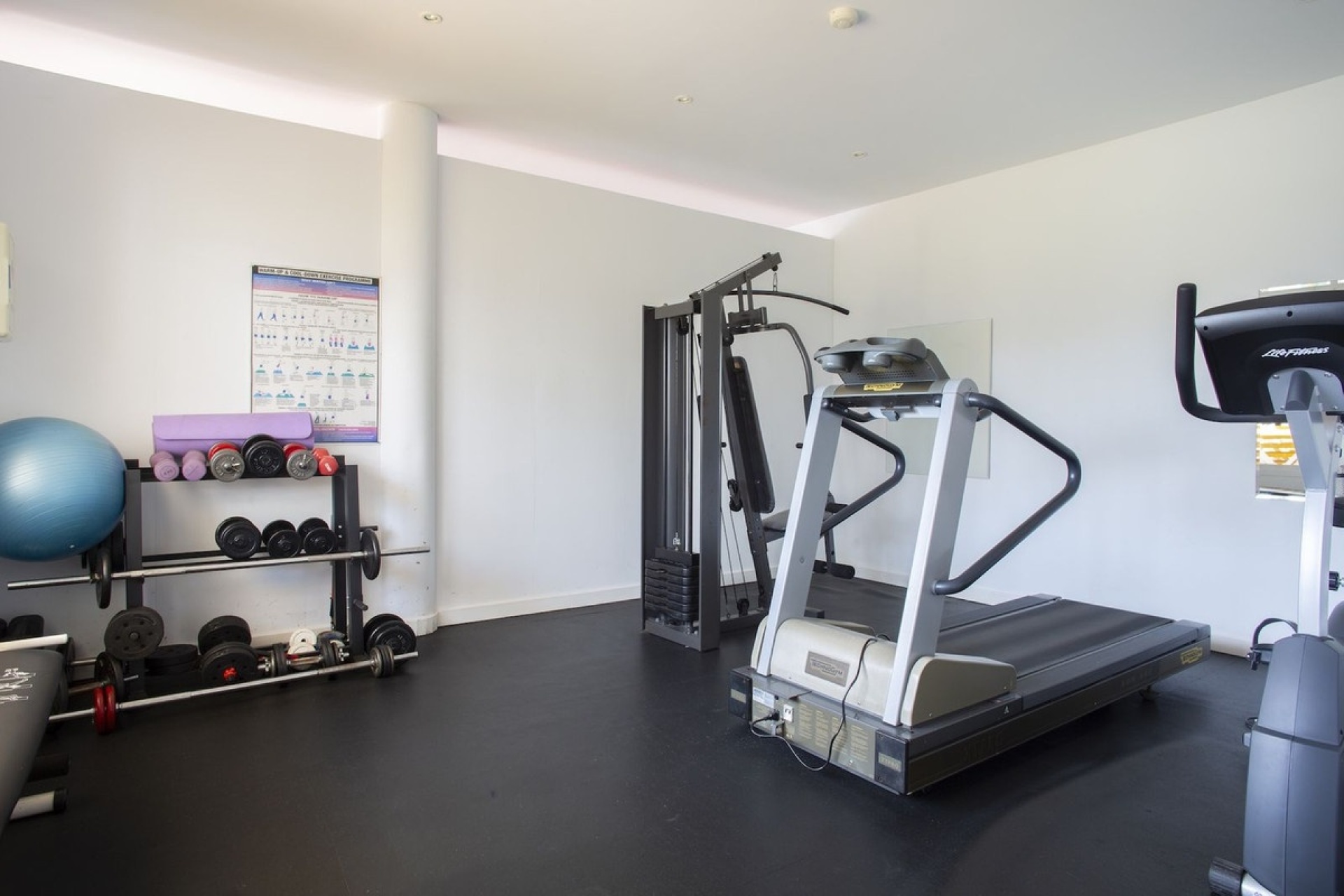 Resale - apartment - Estepona - Selwo
