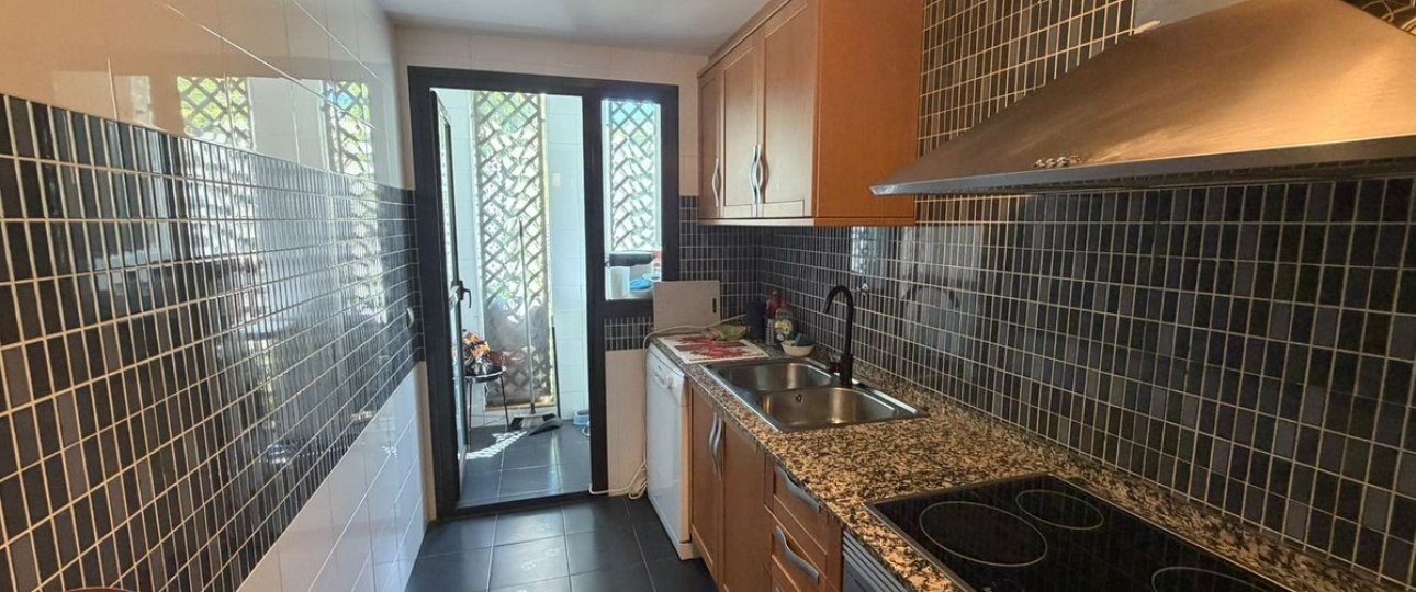 Resale - apartment - Estepona - Selwo