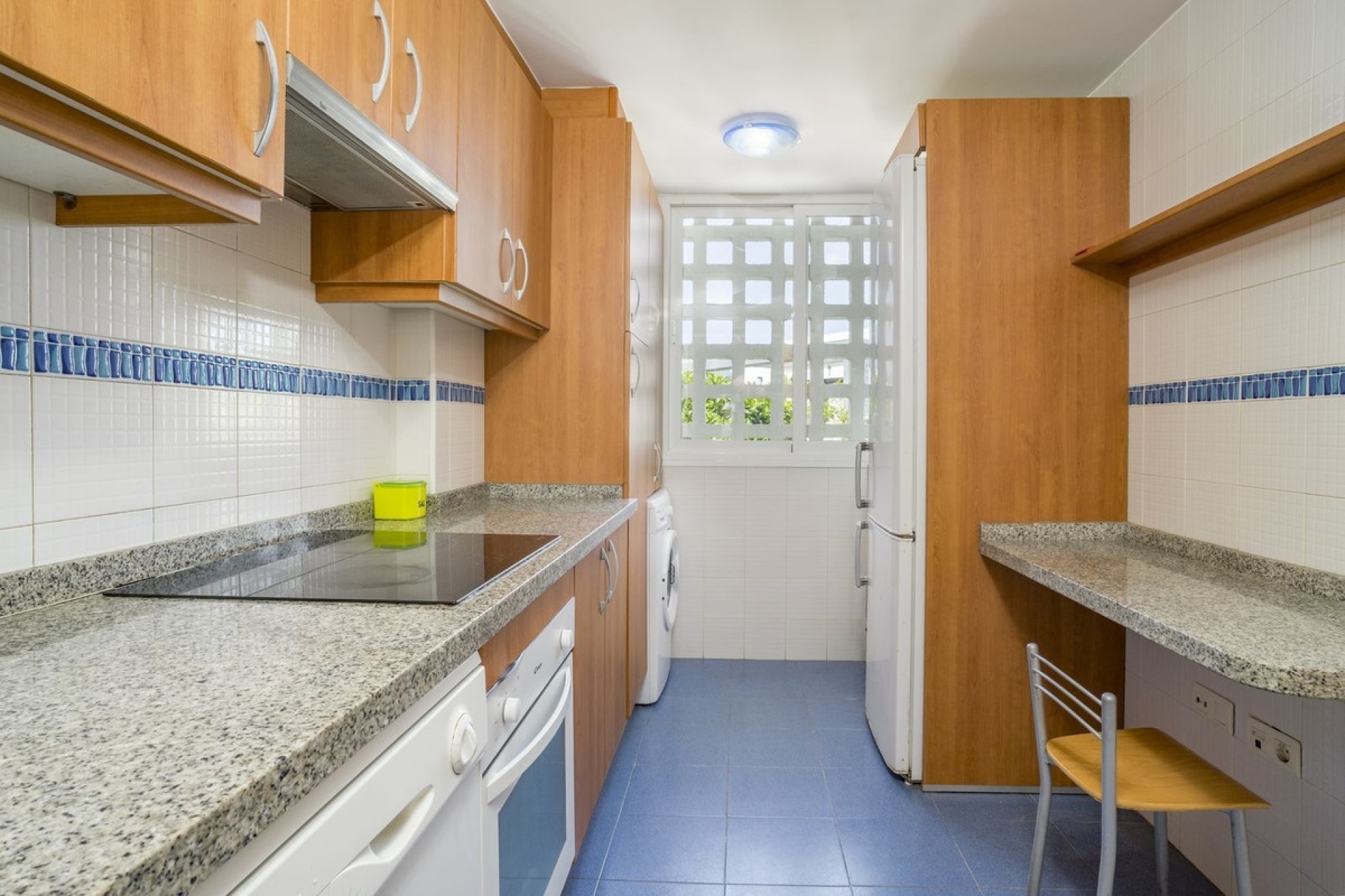 Resale - apartment - Estepona - Selwo