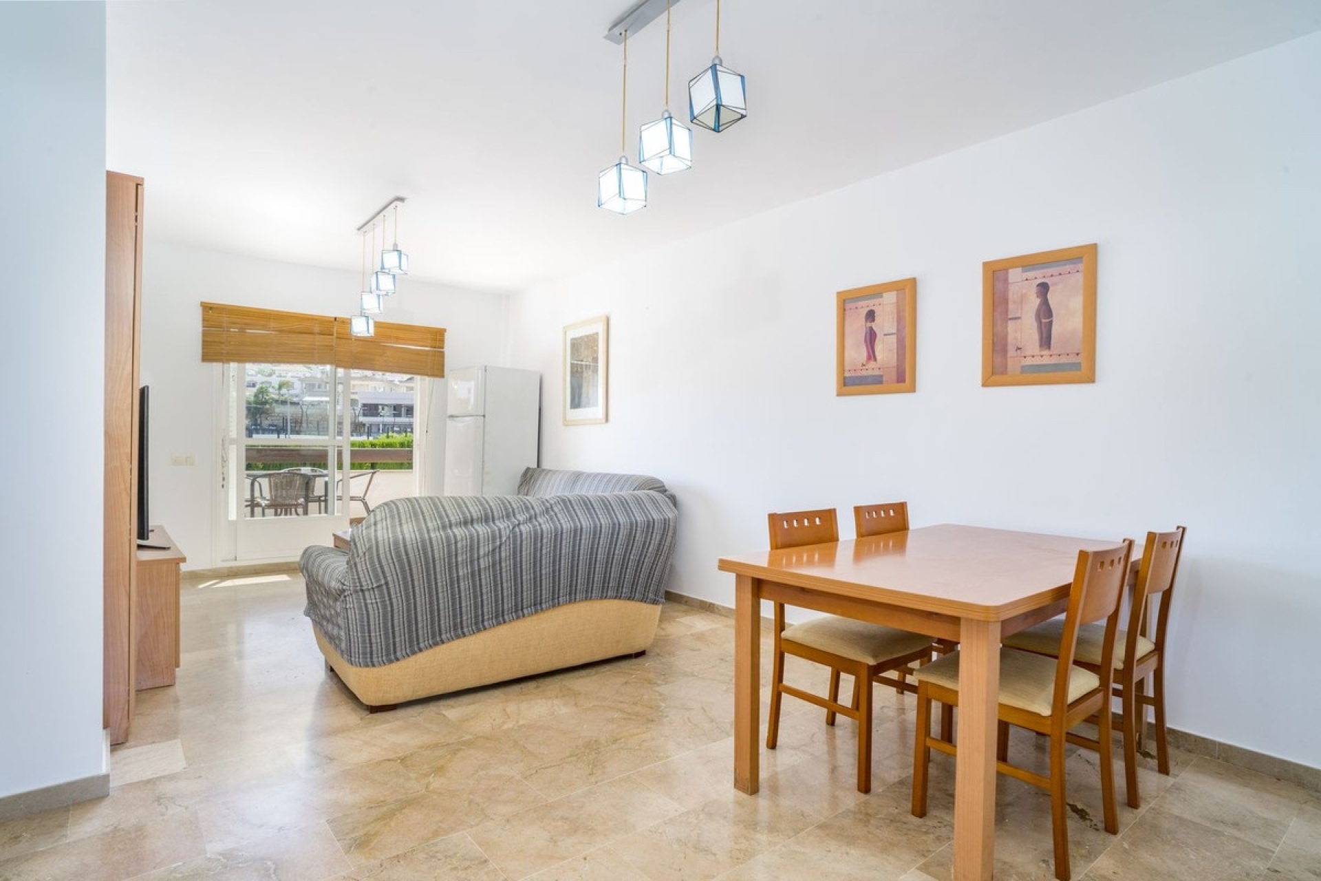 Resale - apartment - Estepona - Selwo